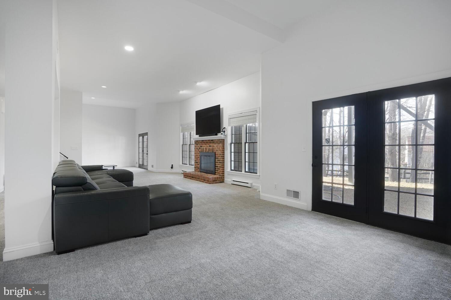 POTOMAC GROVE - Residential