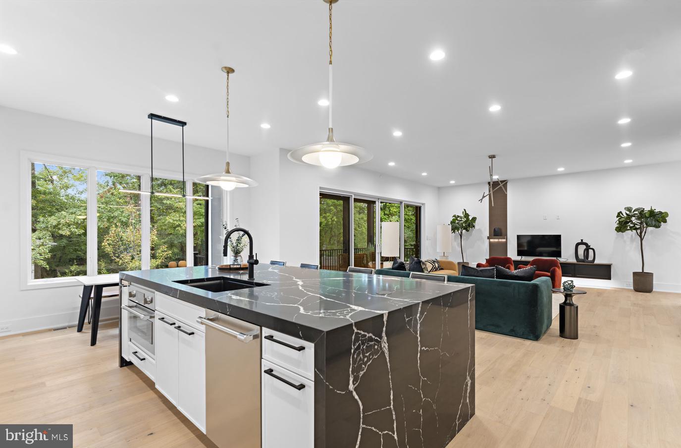 DIVINES CHESTERBROOK - Residential
