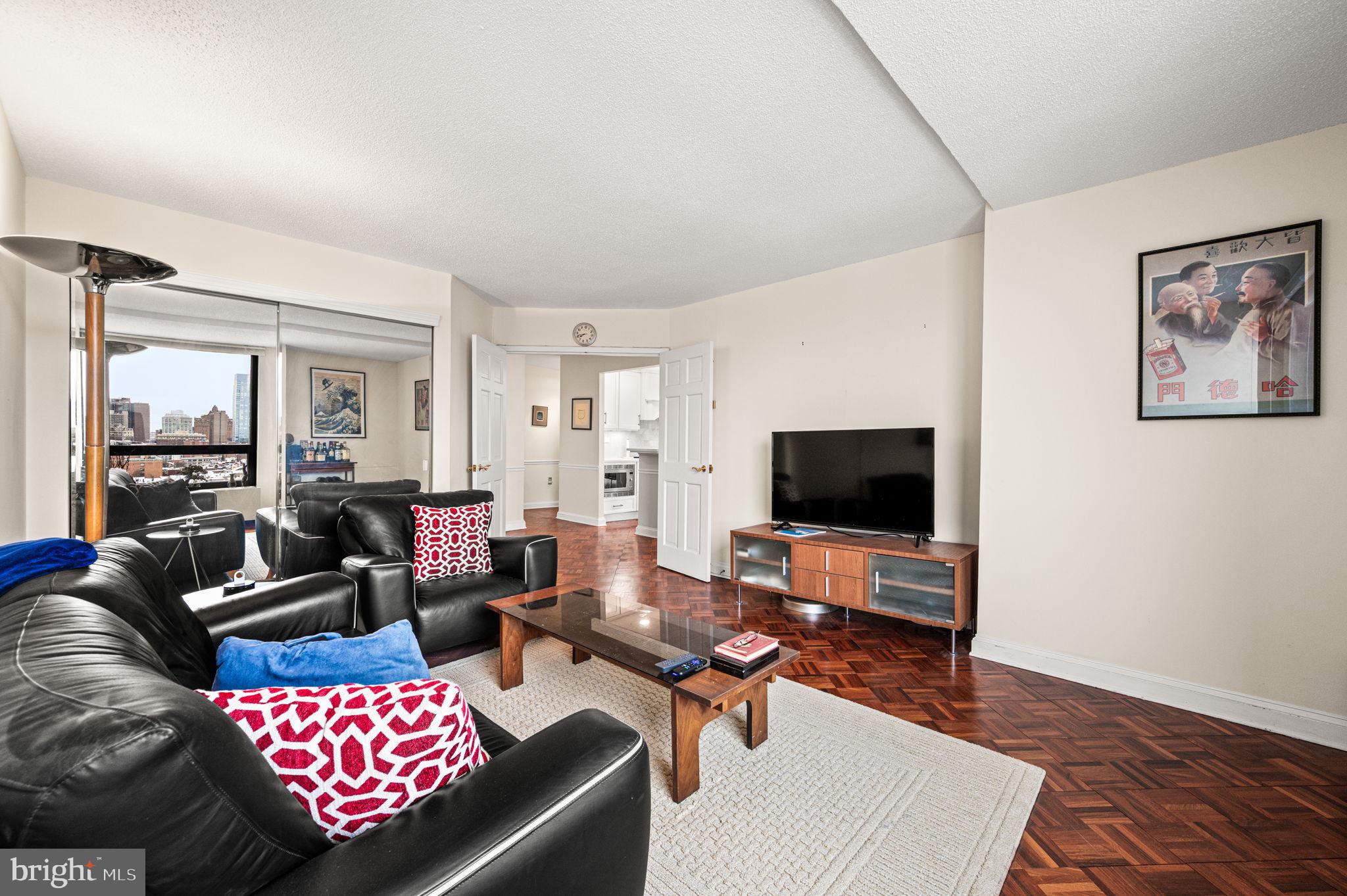 SOCIETY HILL - Residential