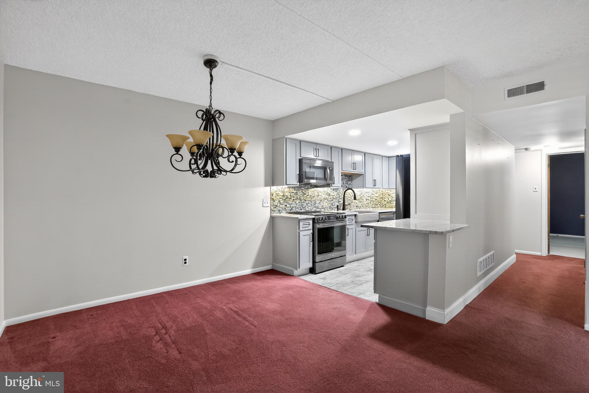 SUMMIT HOUSE - Residential