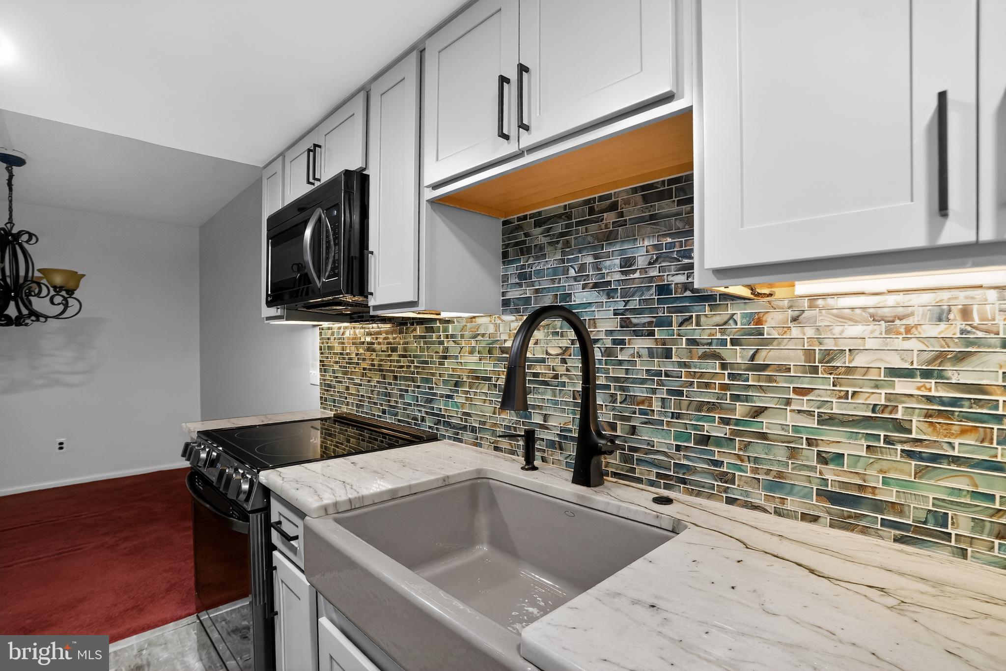SUMMIT HOUSE - Residential