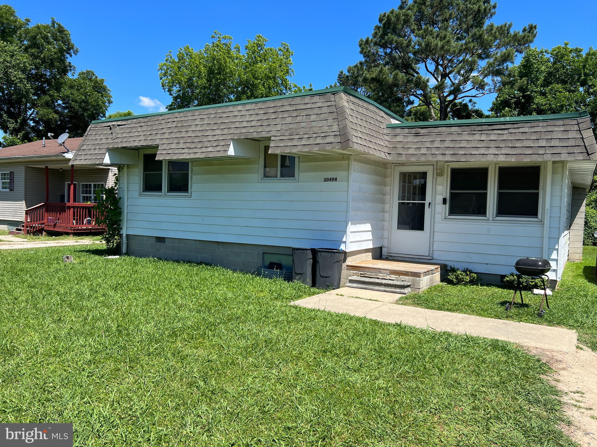 Investment opportunity!  Enjoy the local amenities located close to this home.