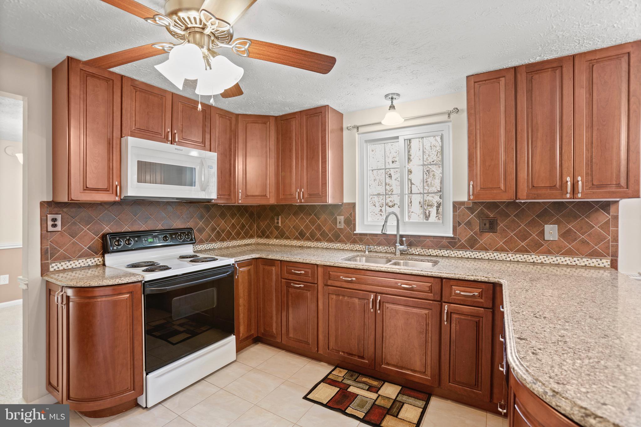 WILTON KNOLL - Residential