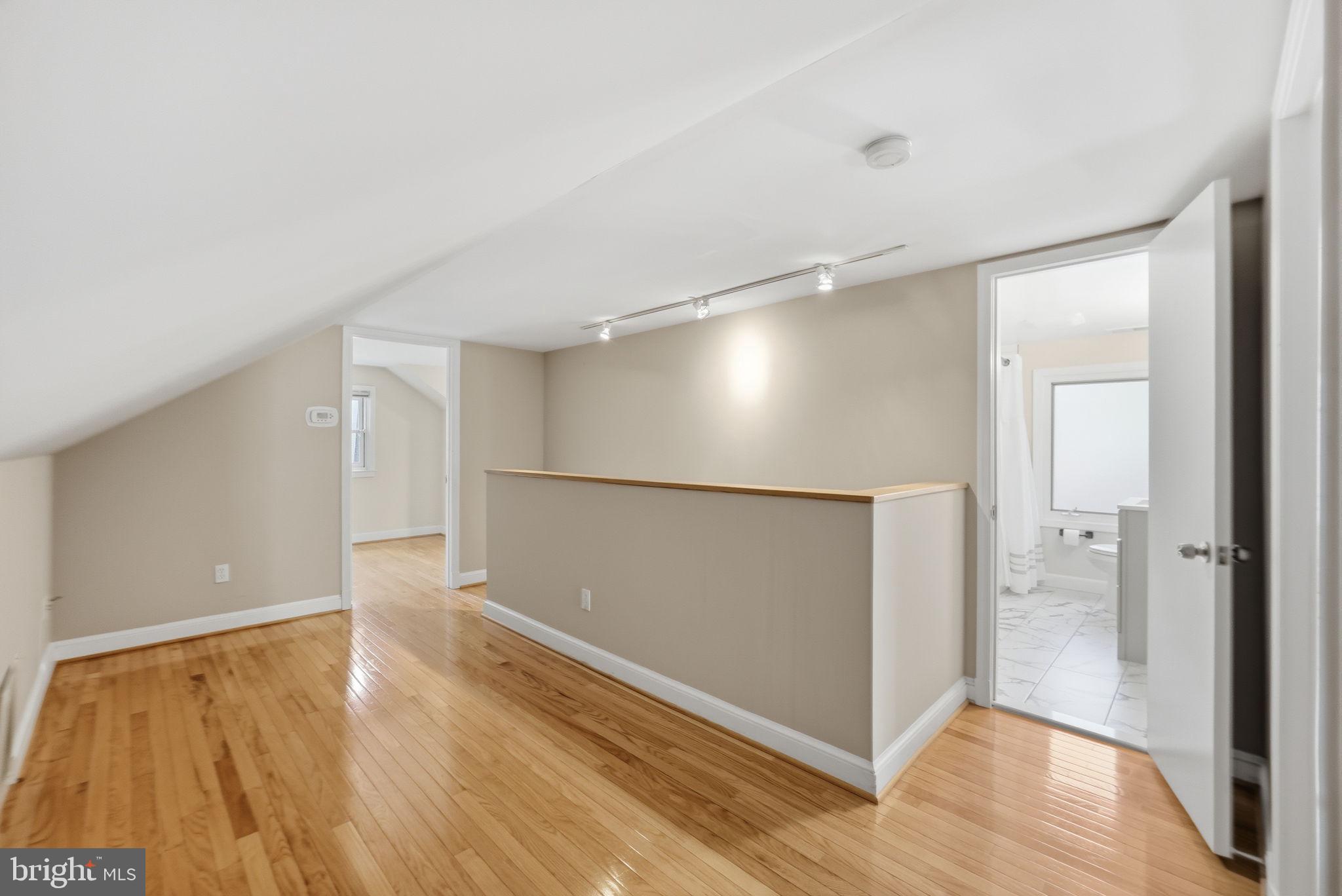 LEE HEIGHTS - Residential