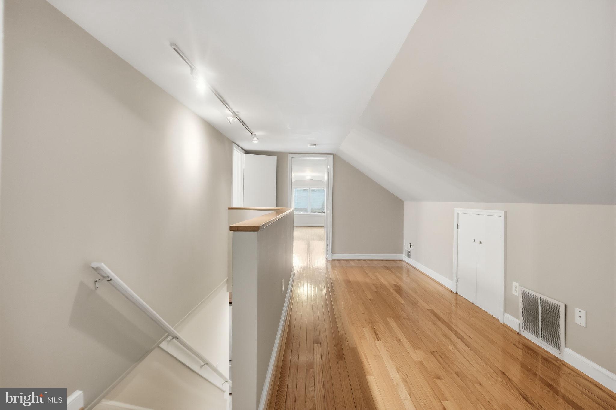 LEE HEIGHTS - Residential