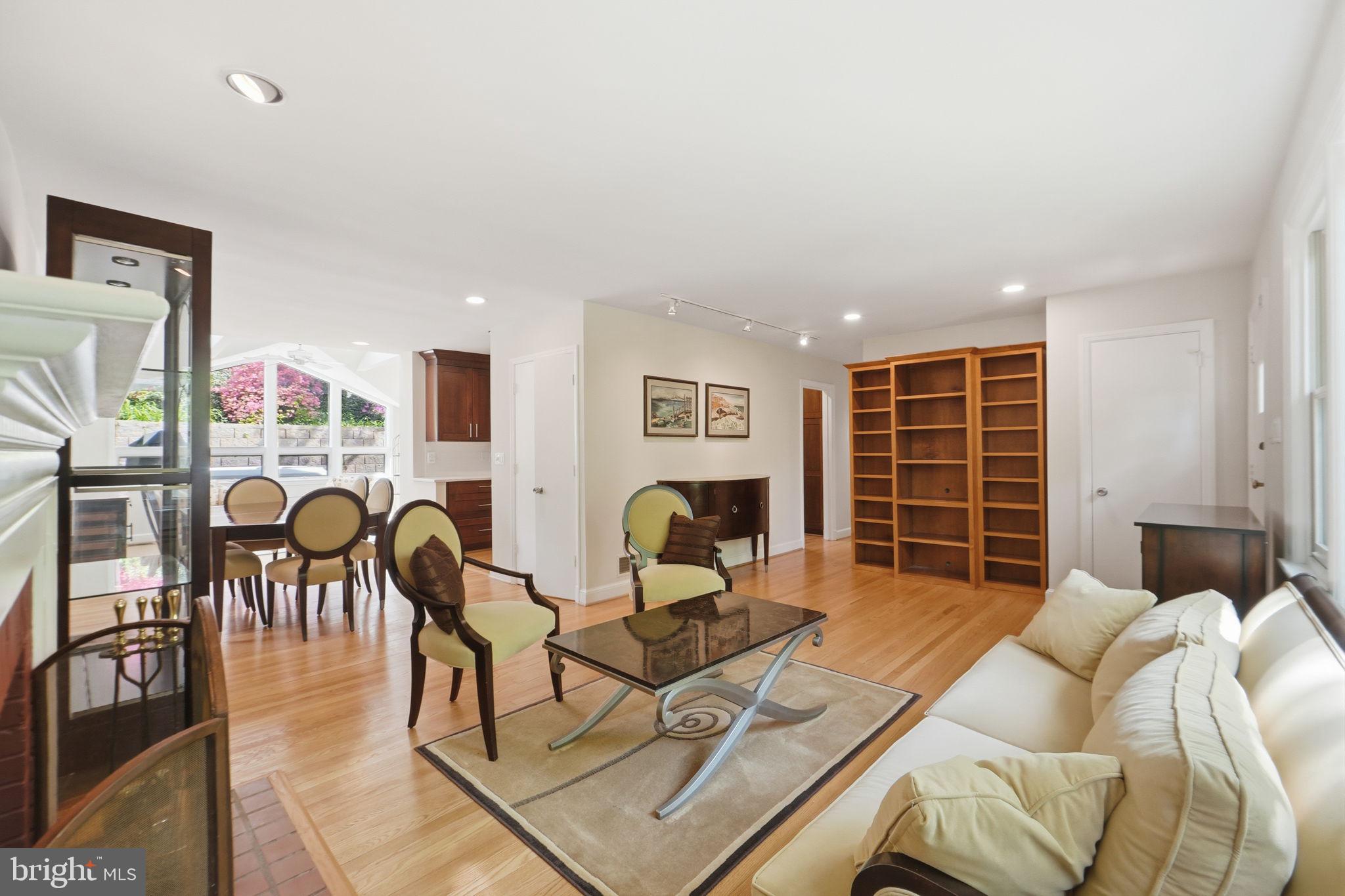 LEE HEIGHTS - Residential