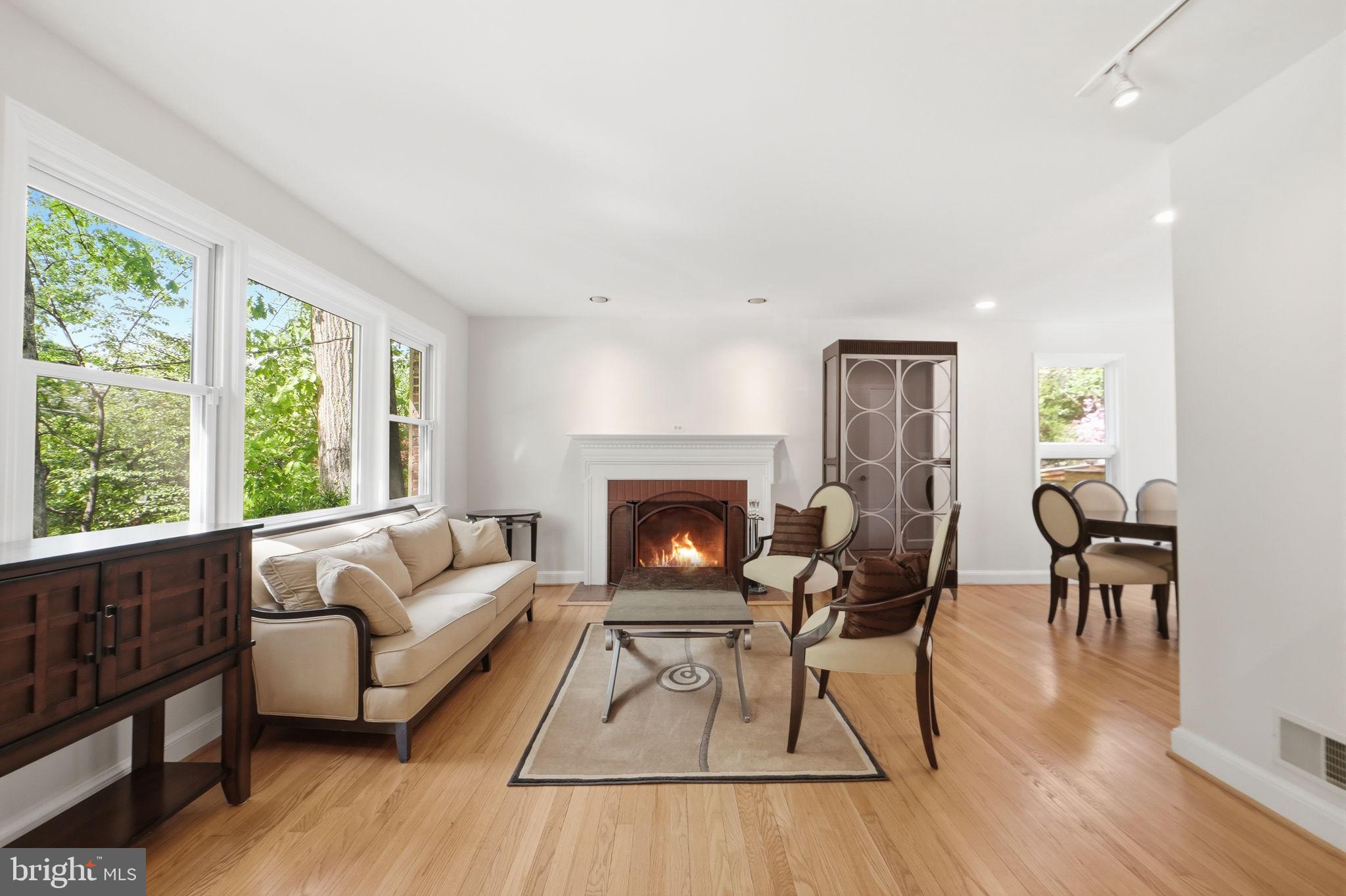 LEE HEIGHTS - Residential