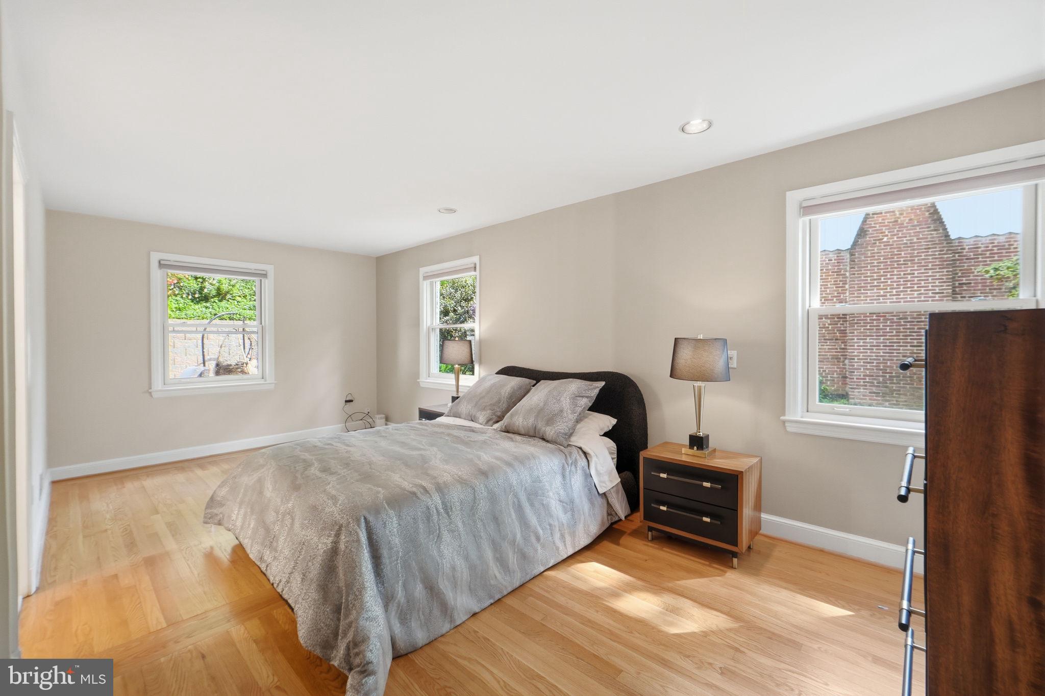 LEE HEIGHTS - Residential