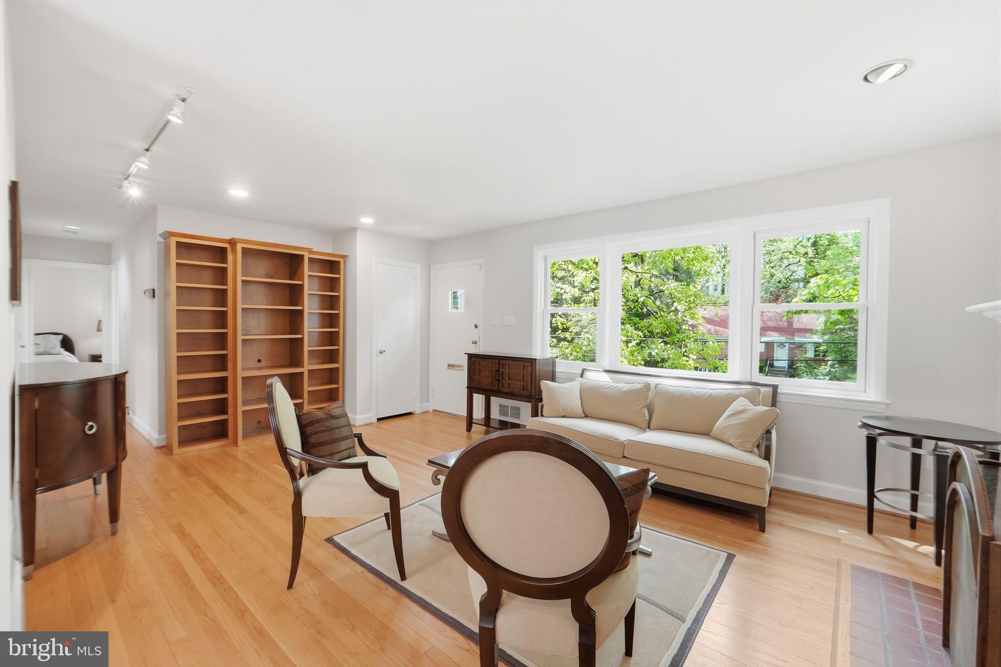 LEE HEIGHTS - Residential
