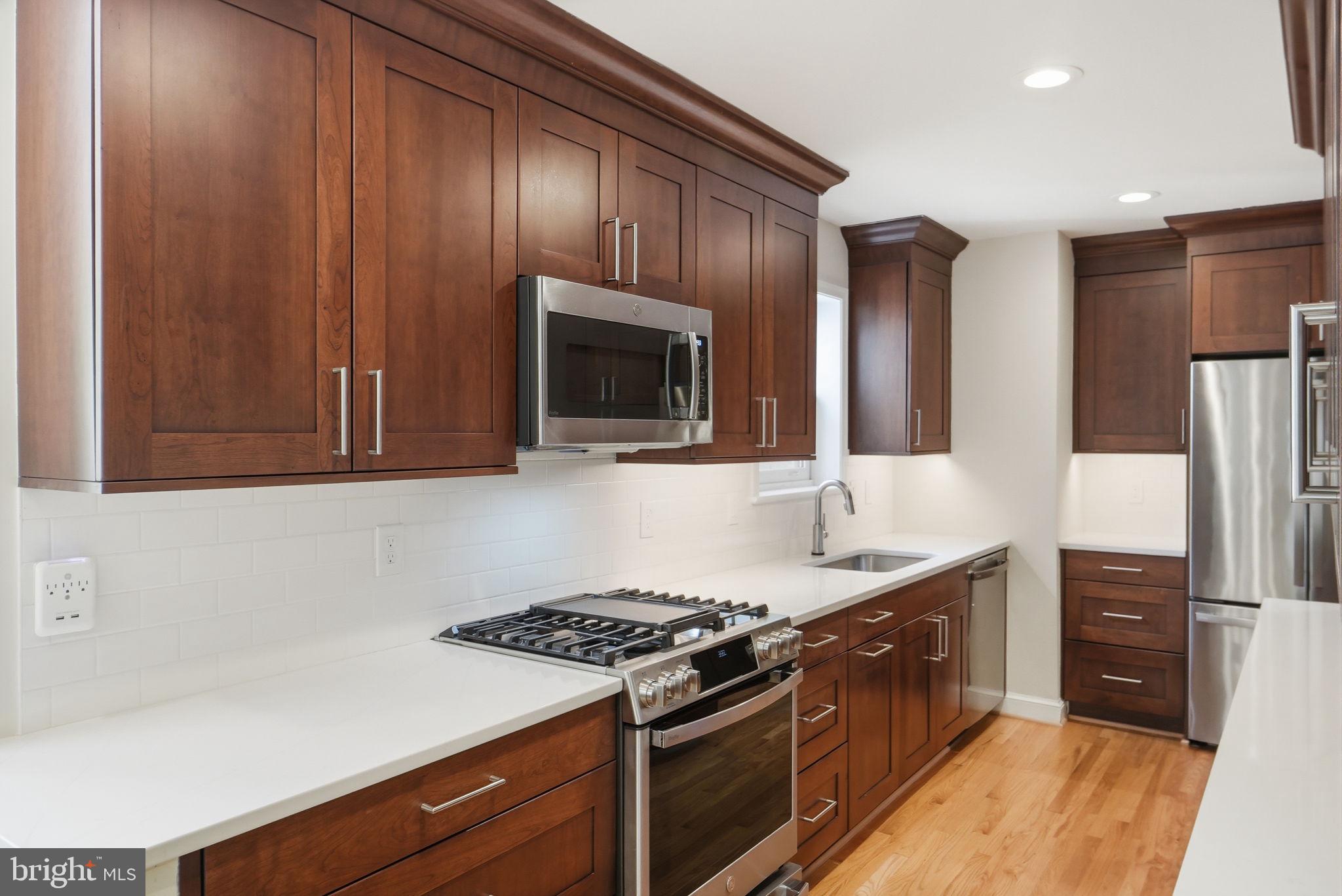 LEE HEIGHTS - Residential