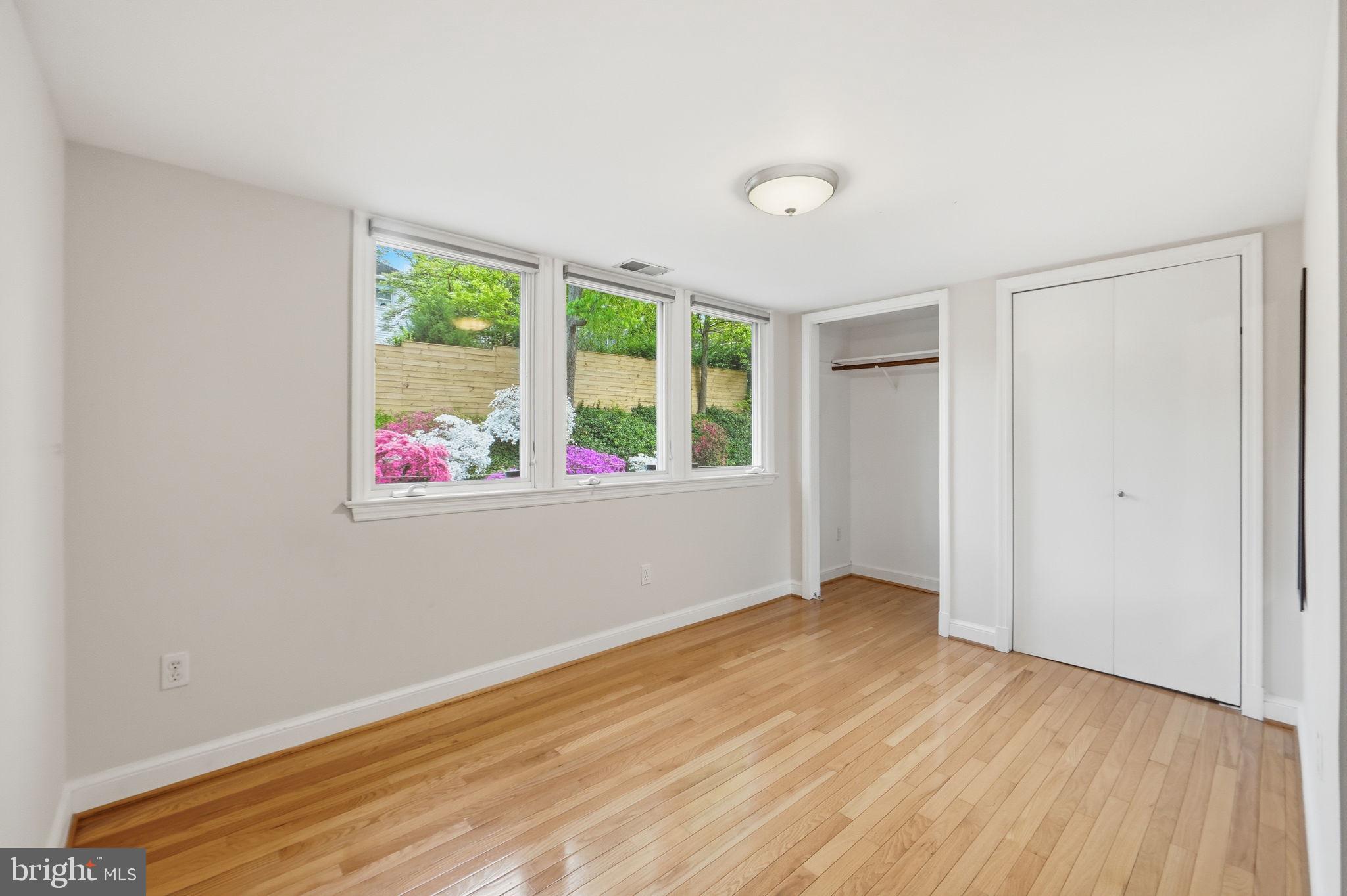 LEE HEIGHTS - Residential