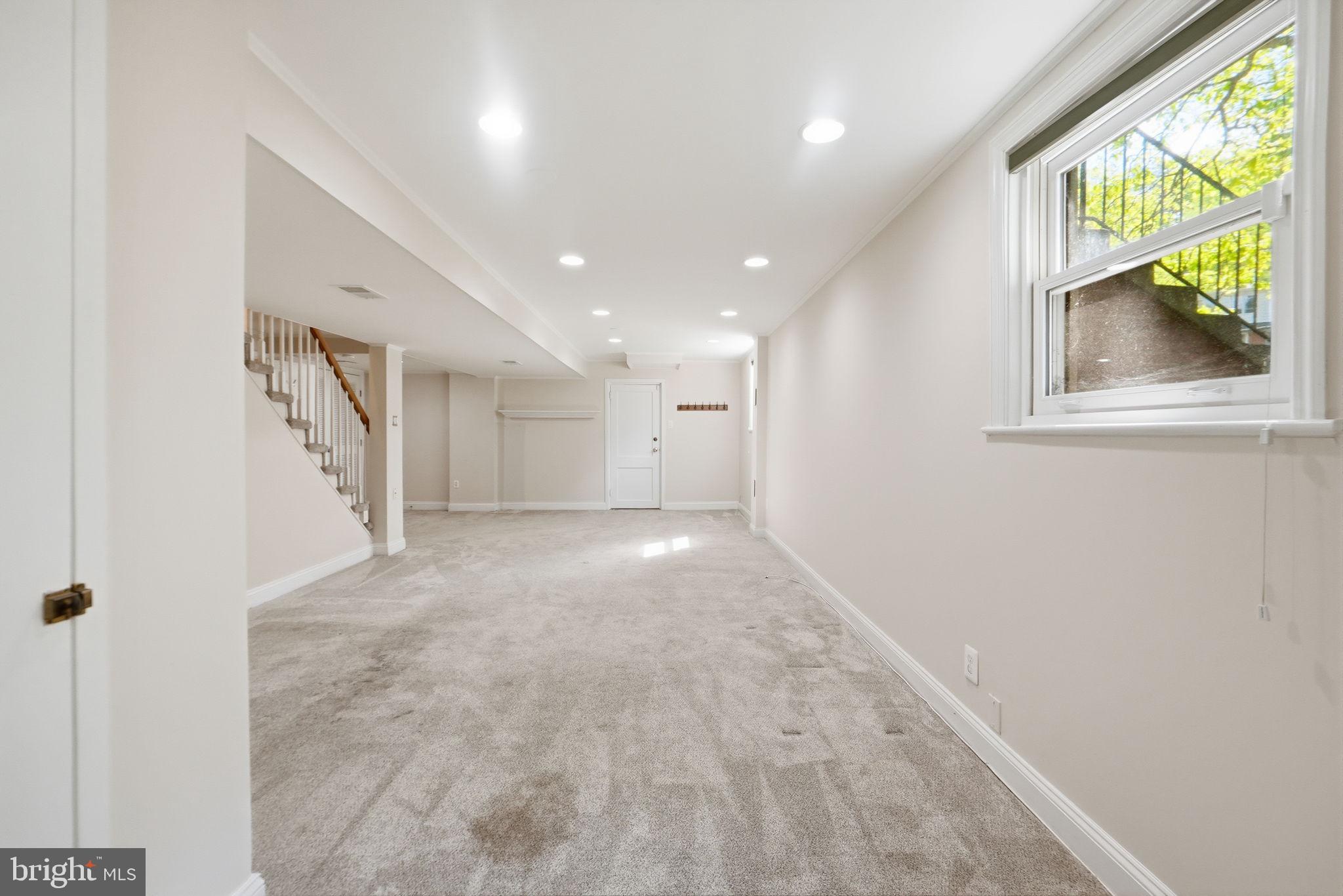 LEE HEIGHTS - Residential