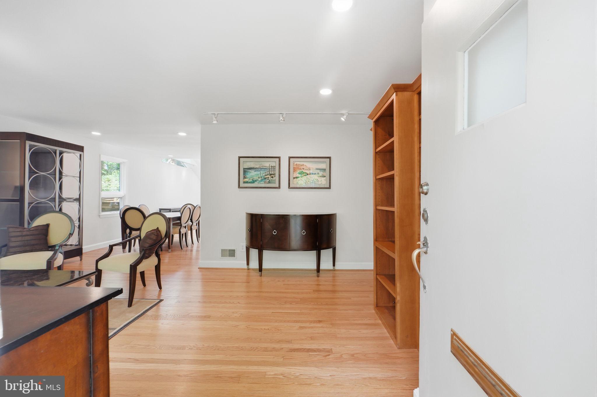 LEE HEIGHTS - Residential