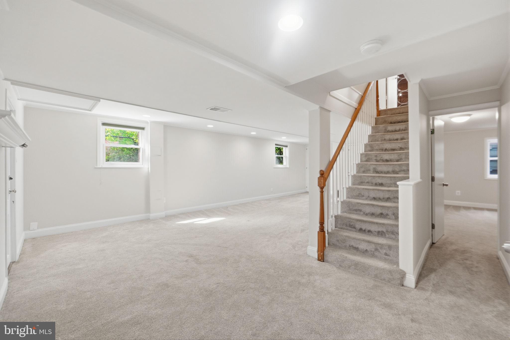 LEE HEIGHTS - Residential
