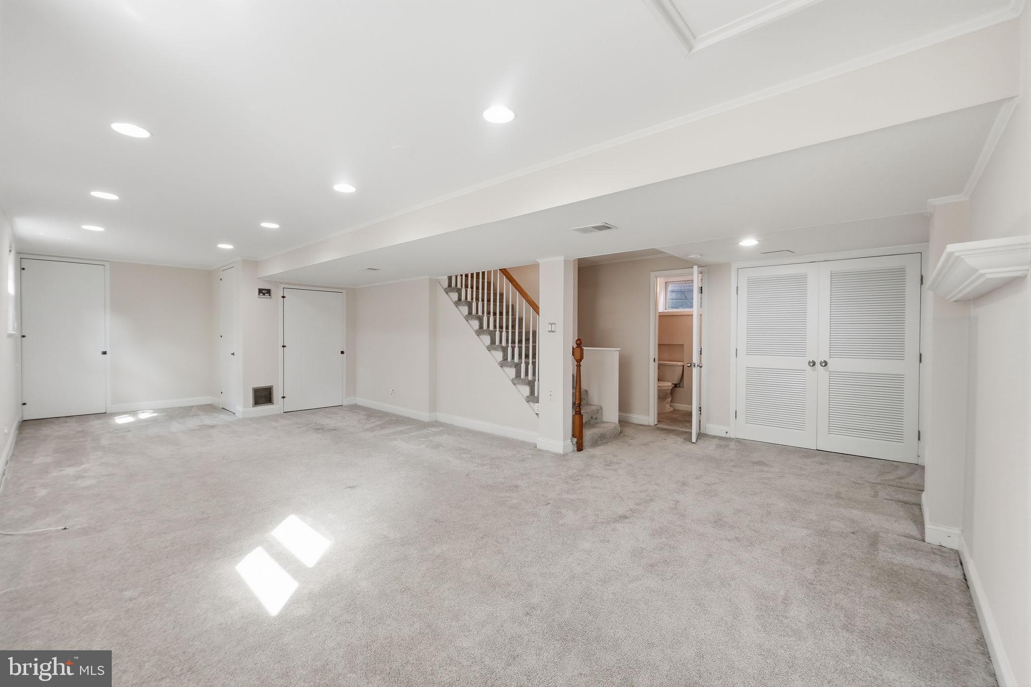 LEE HEIGHTS - Residential
