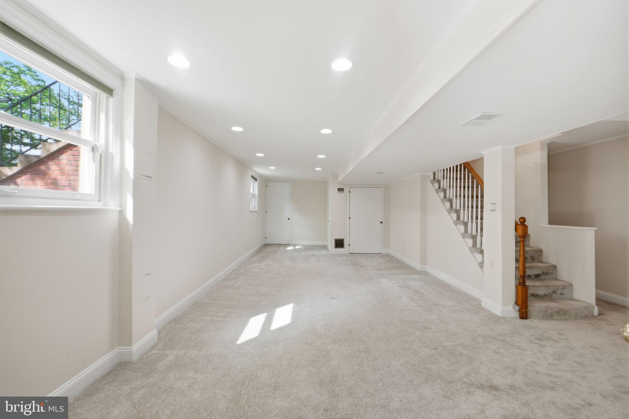 LEE HEIGHTS - Residential