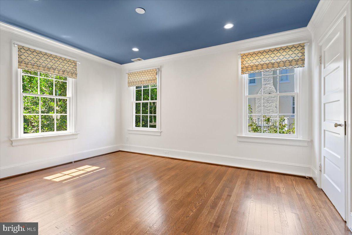 CHEVY CHASE VILLAGE - Residential