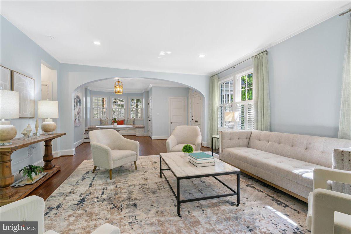 CHEVY CHASE VILLAGE - Residential