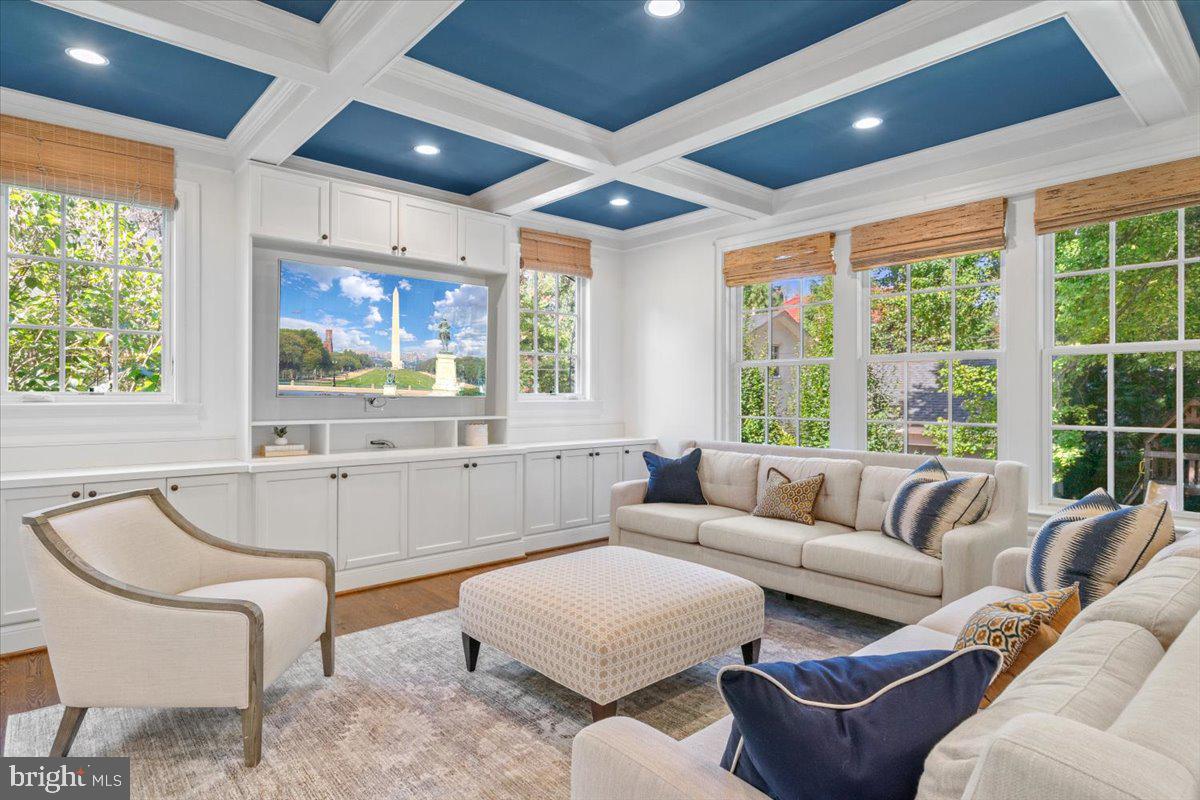 CHEVY CHASE VILLAGE - Residential