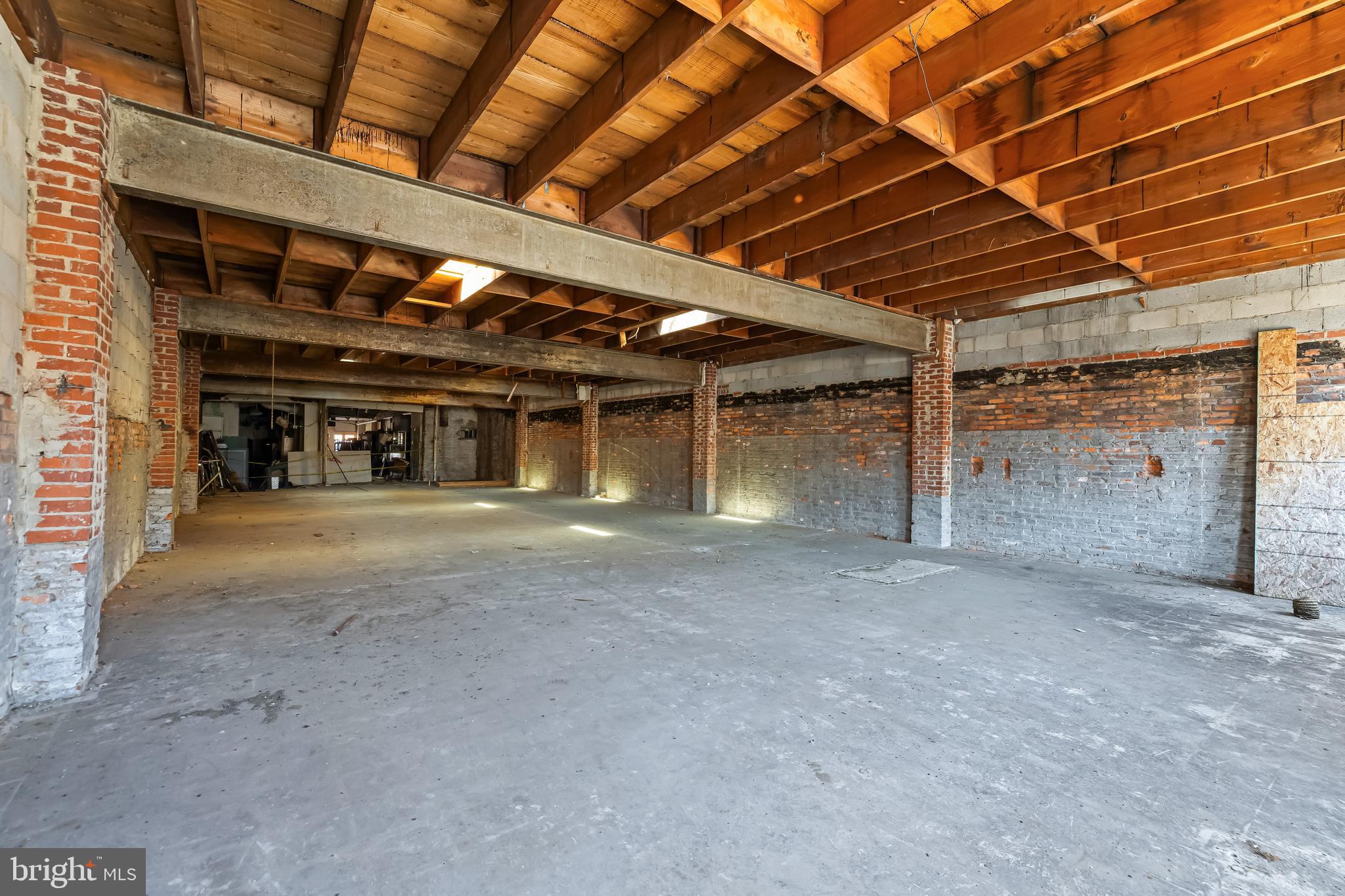 MOUNT VERNON - Commercial Sale