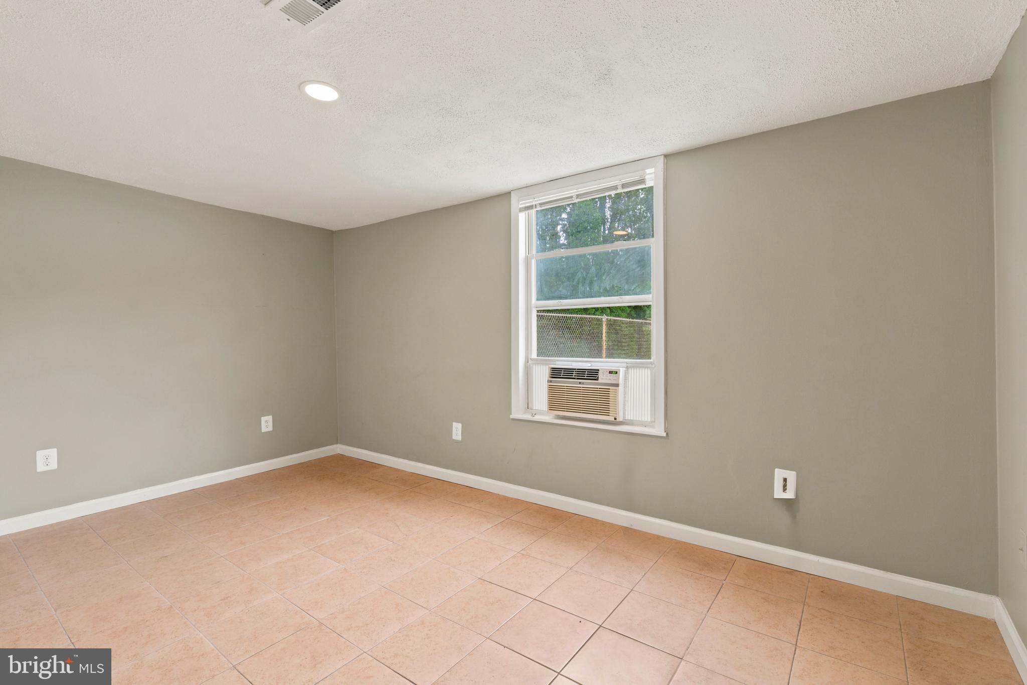 HAGERSTOWN - Residential