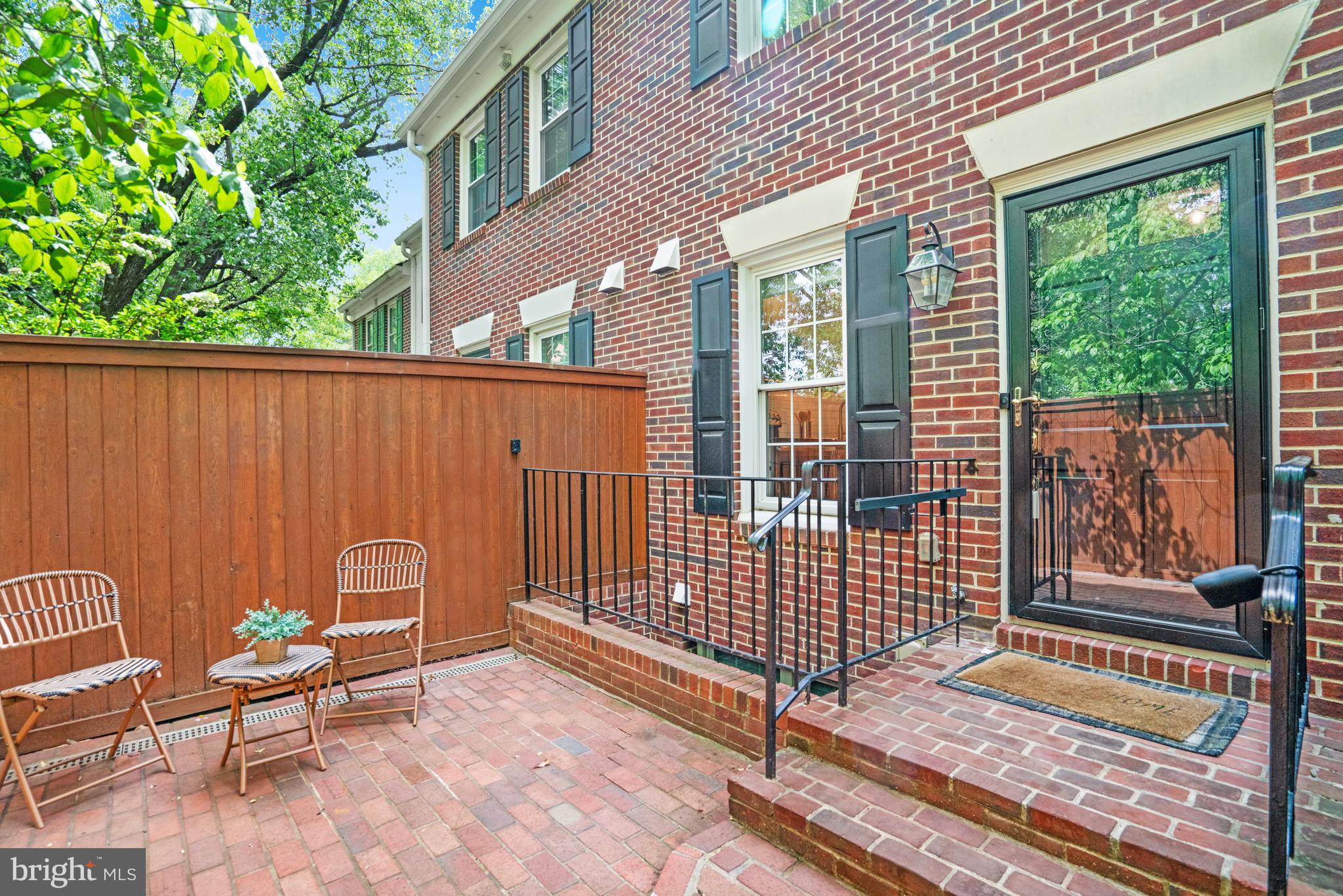 CALVERT COURT - Residential