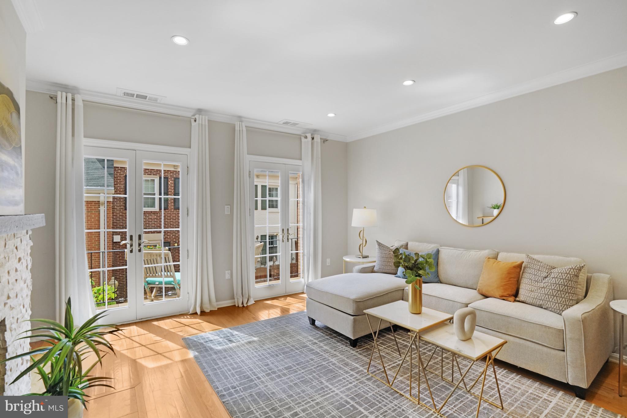 CALVERT COURT - Residential