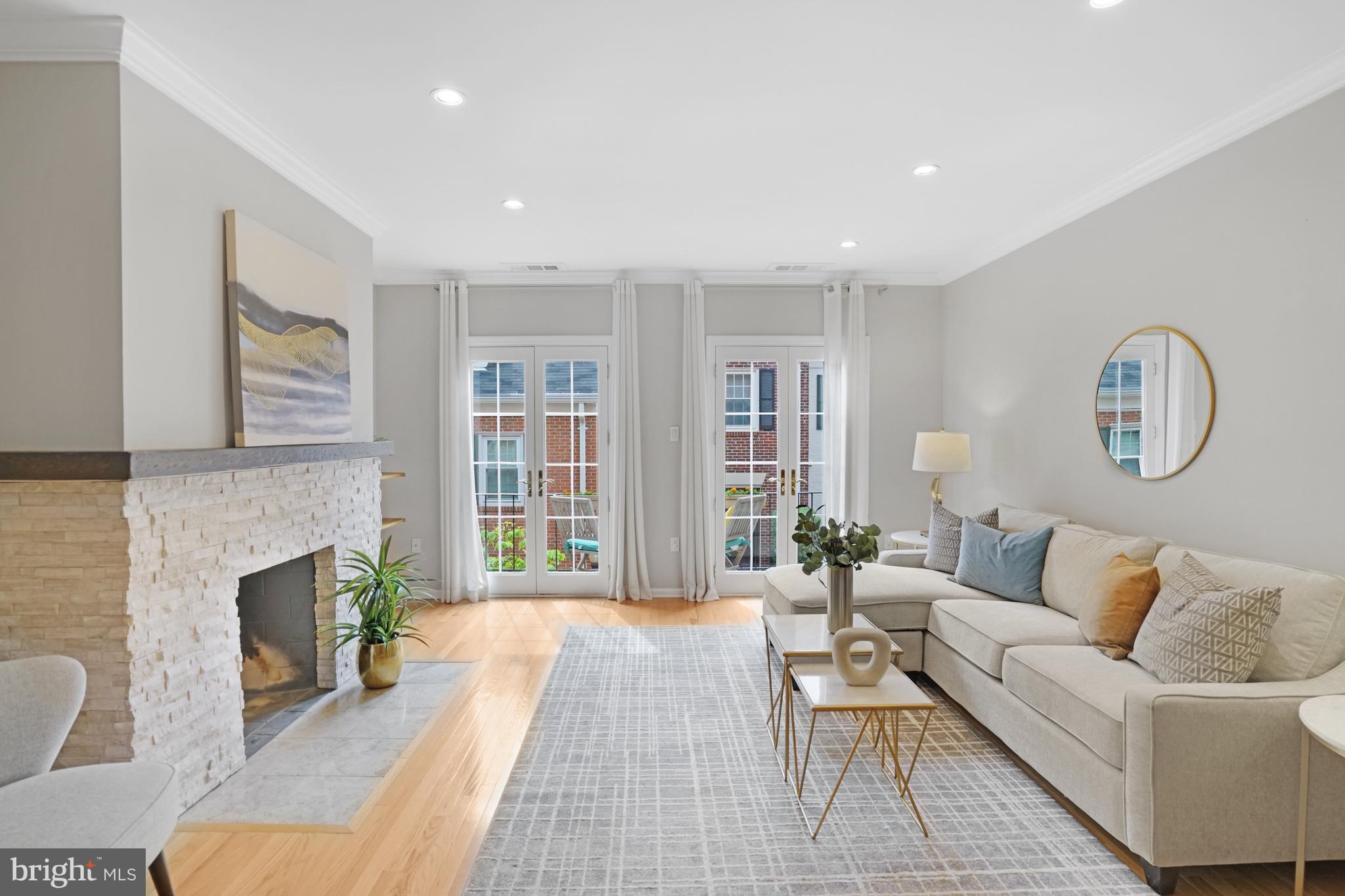 CALVERT COURT - Residential