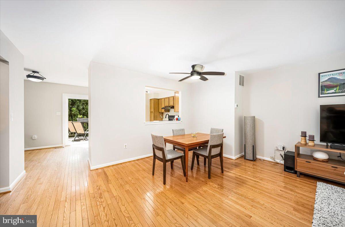 WILLIAMSBURG VILLAGE - Residential