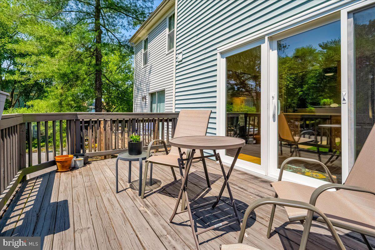 WILLIAMSBURG VILLAGE - Residential