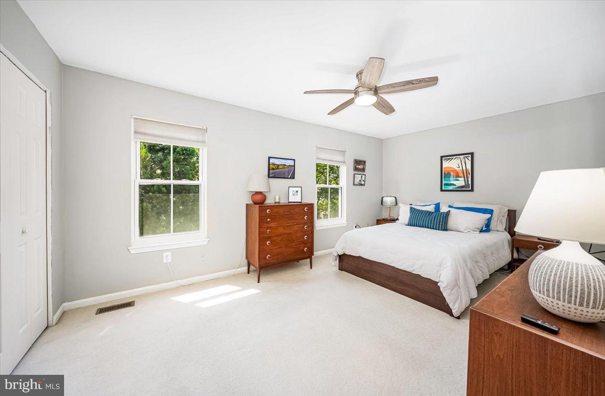 WILLIAMSBURG VILLAGE - Residential
