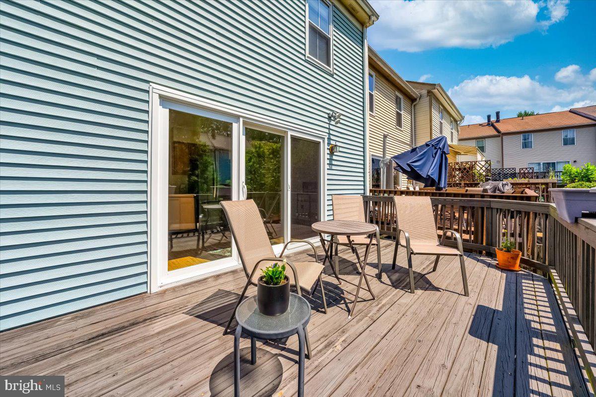 WILLIAMSBURG VILLAGE - Residential