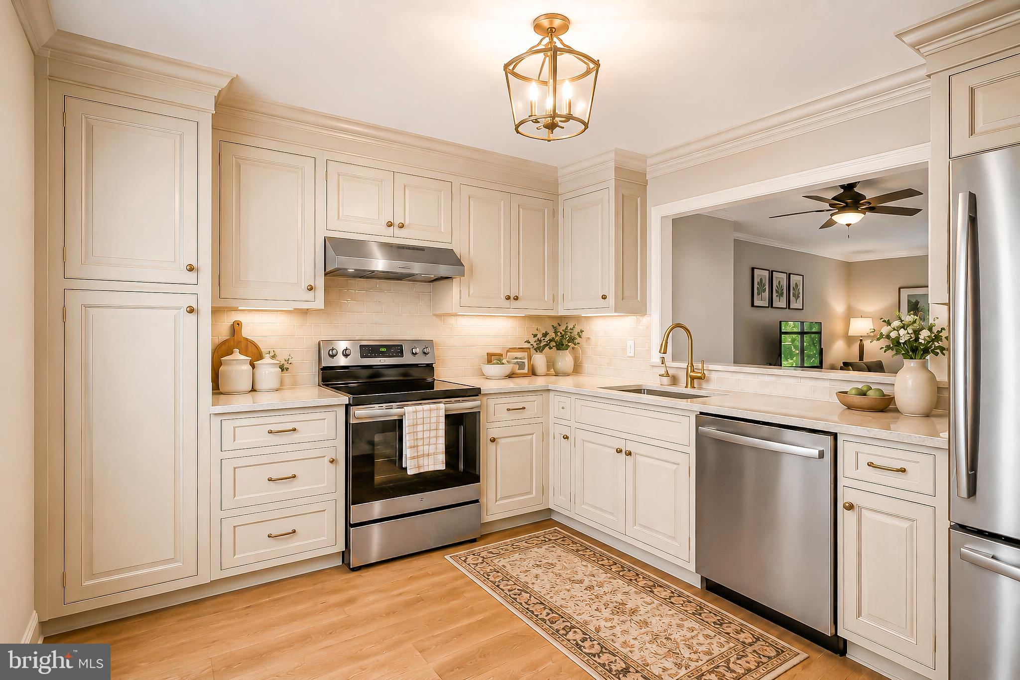 WILLIAMSBURG VILLAGE - Residential