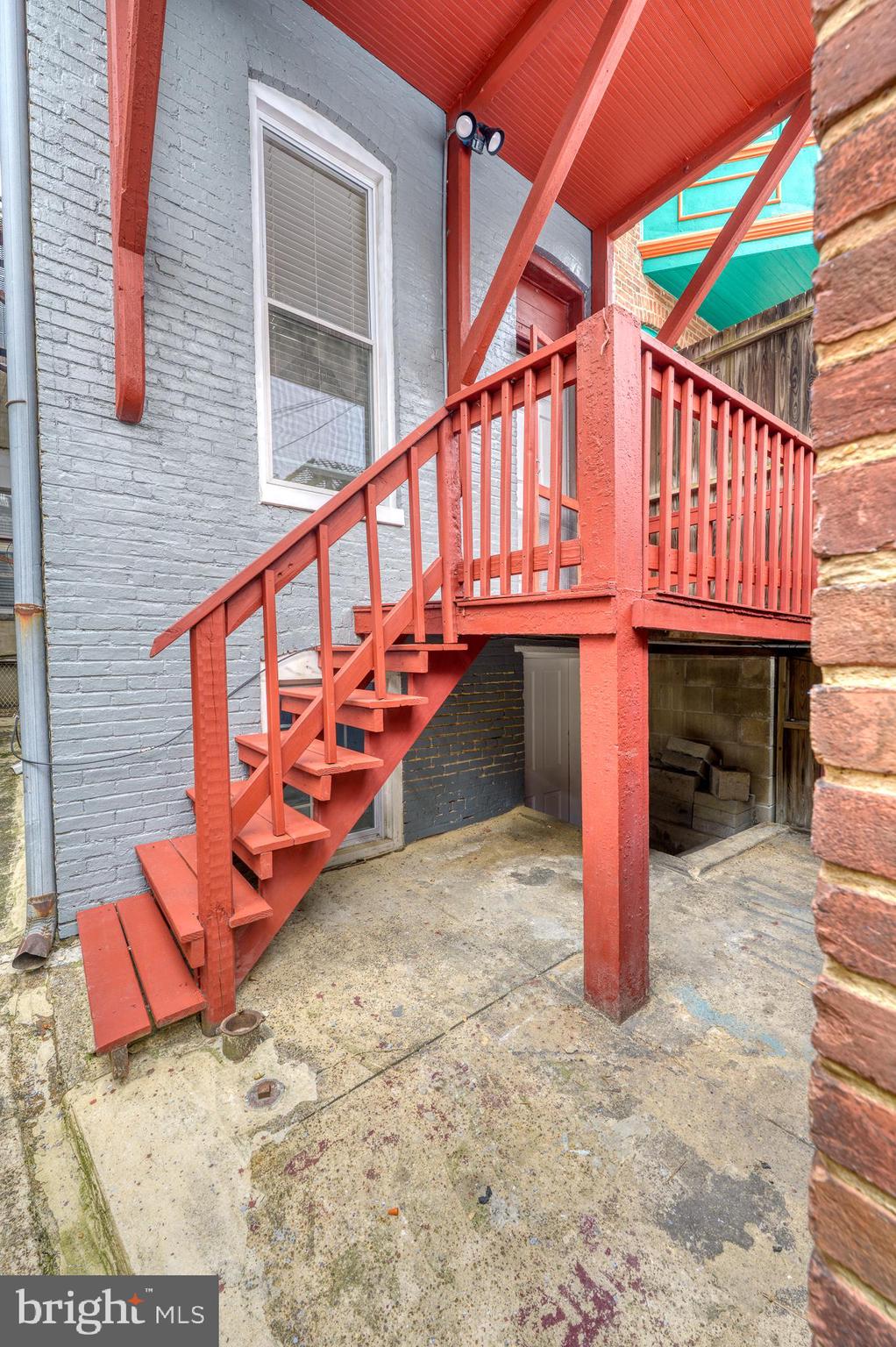 CHARLES VILLAGE - Residential Income