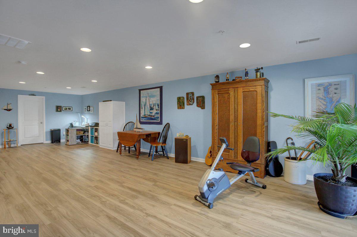 QUAIL RUN CONDOS - Residential