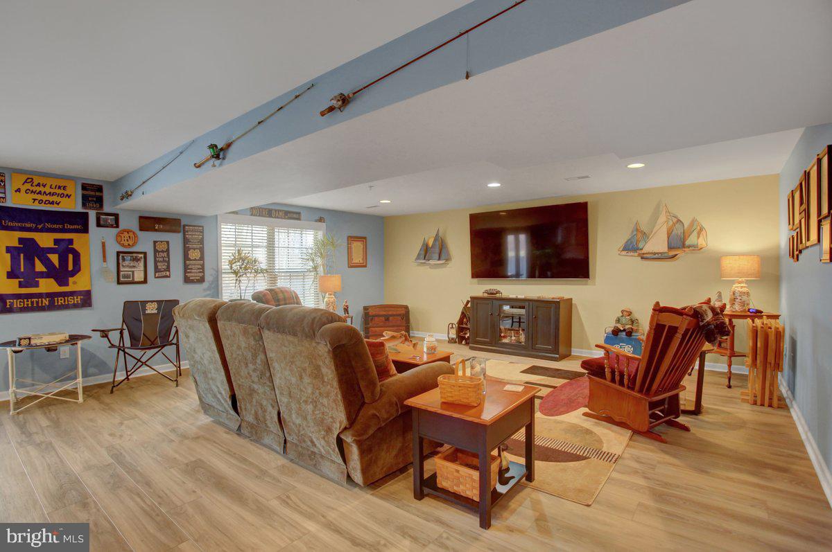 QUAIL RUN CONDOS - Residential