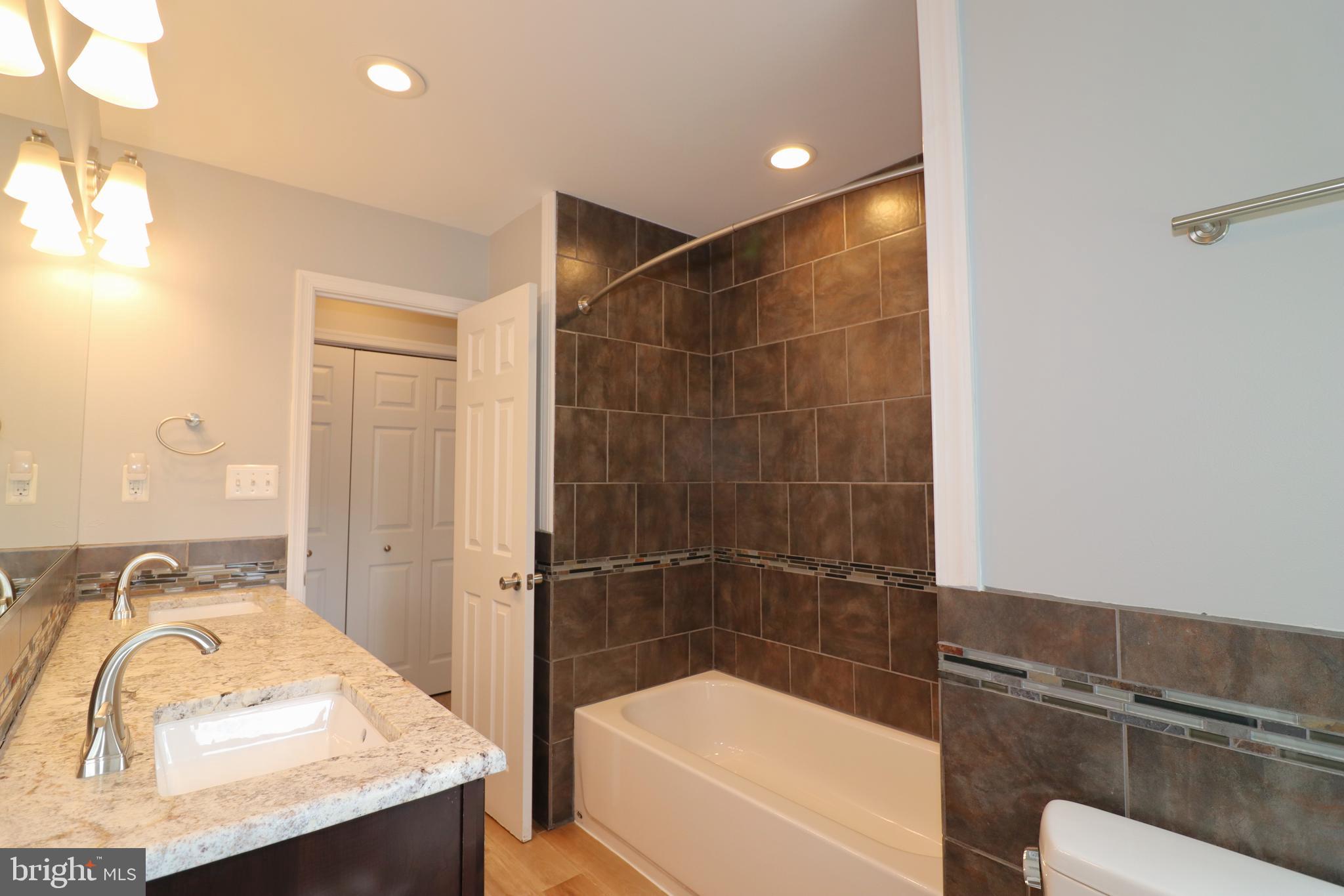 MAPLE GROVE - Residential