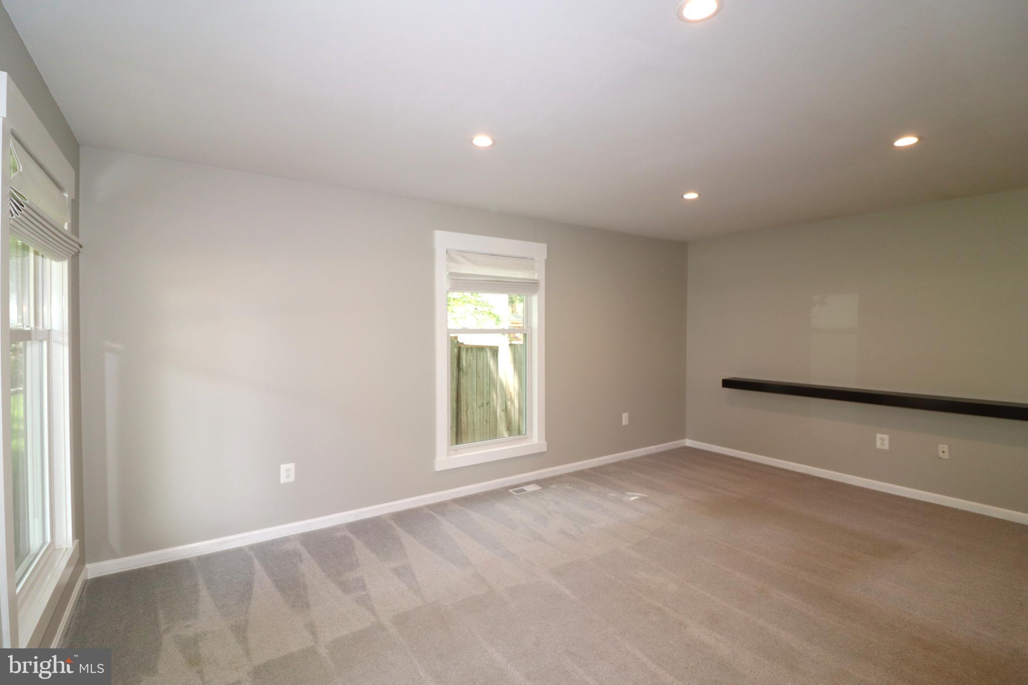 MAPLE GROVE - Residential