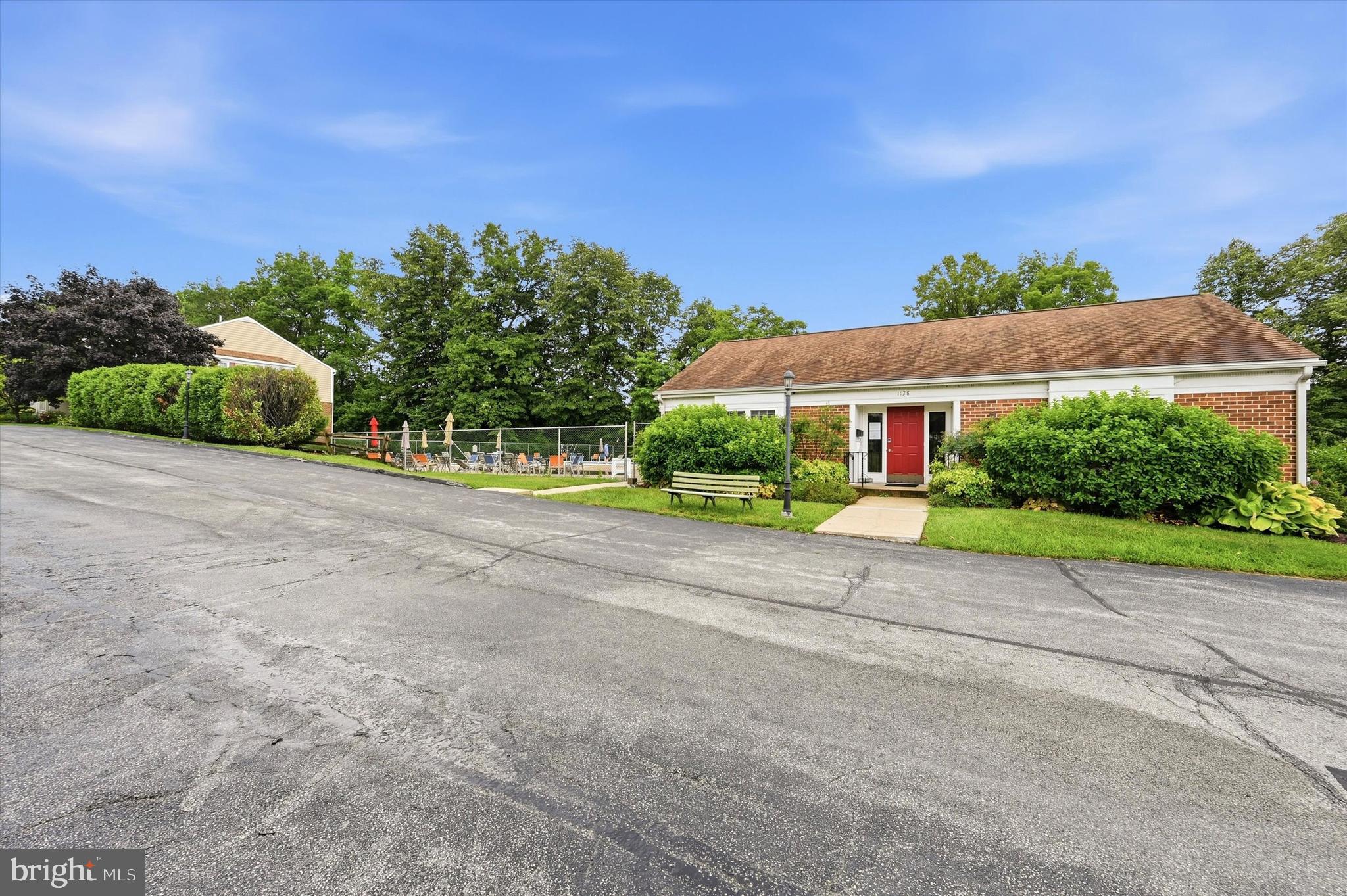WESTON VILLAGE - Residential