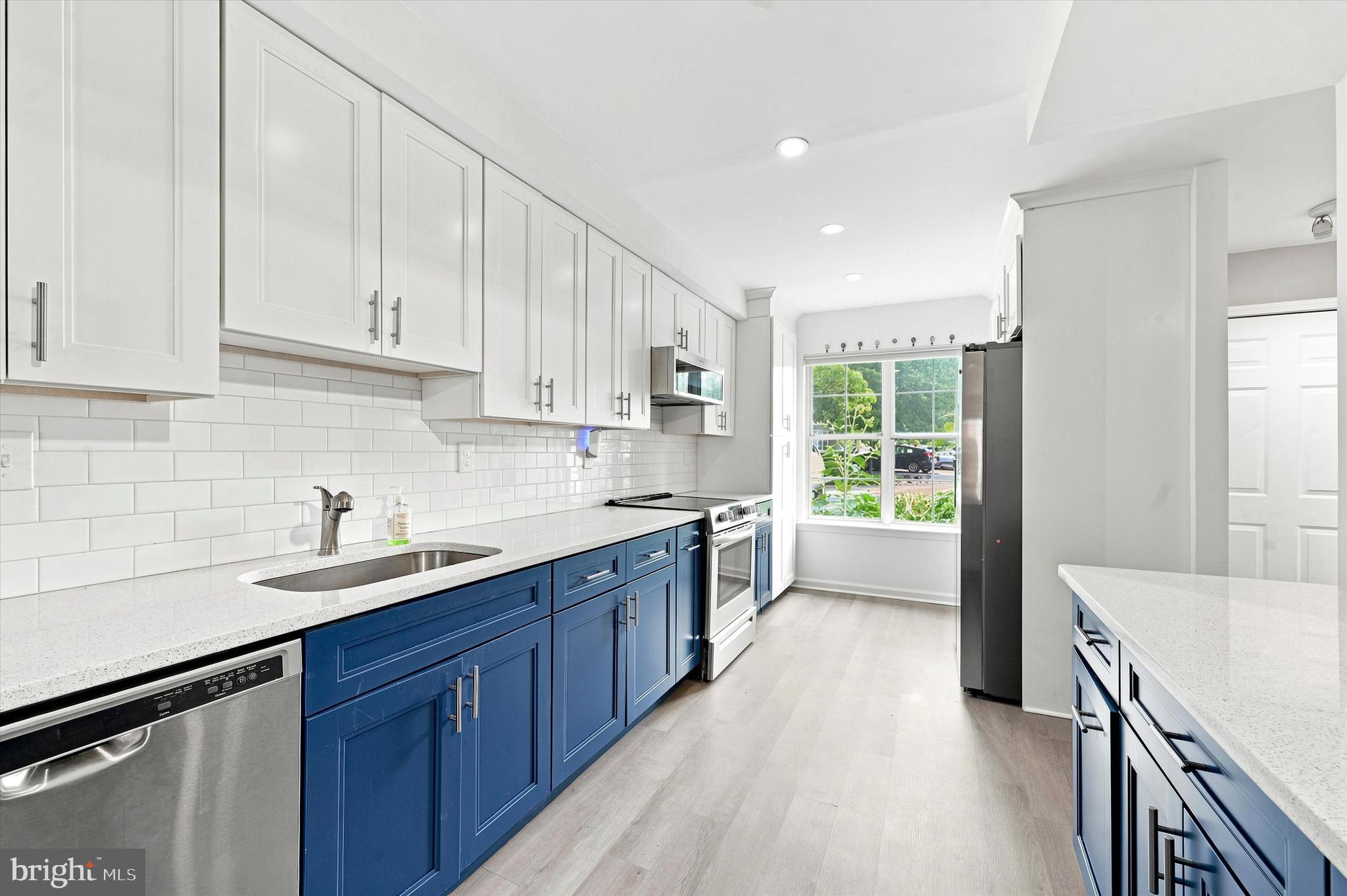 WESTON VILLAGE - Residential