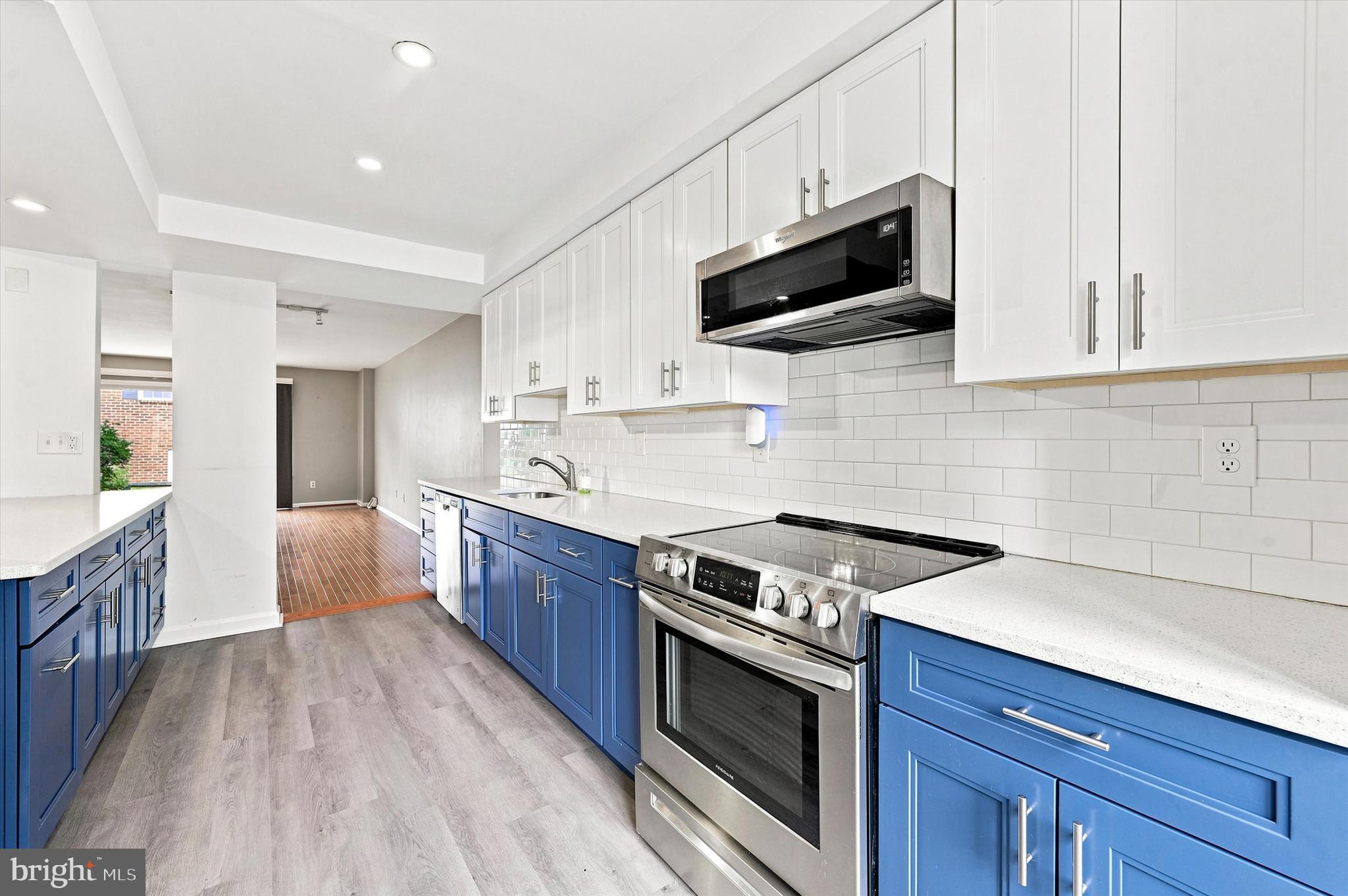 WESTON VILLAGE - Residential
