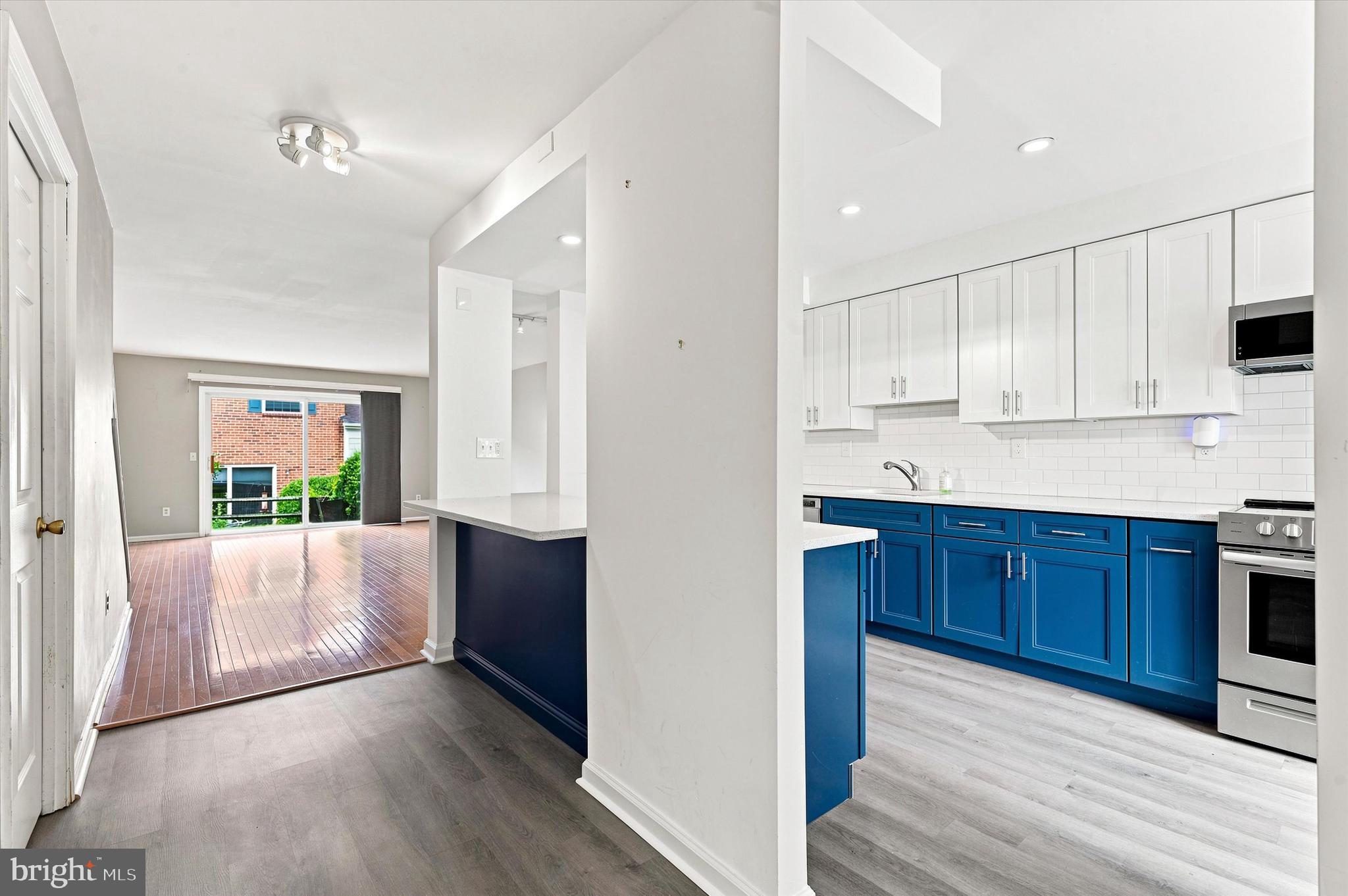 WESTON VILLAGE - Residential