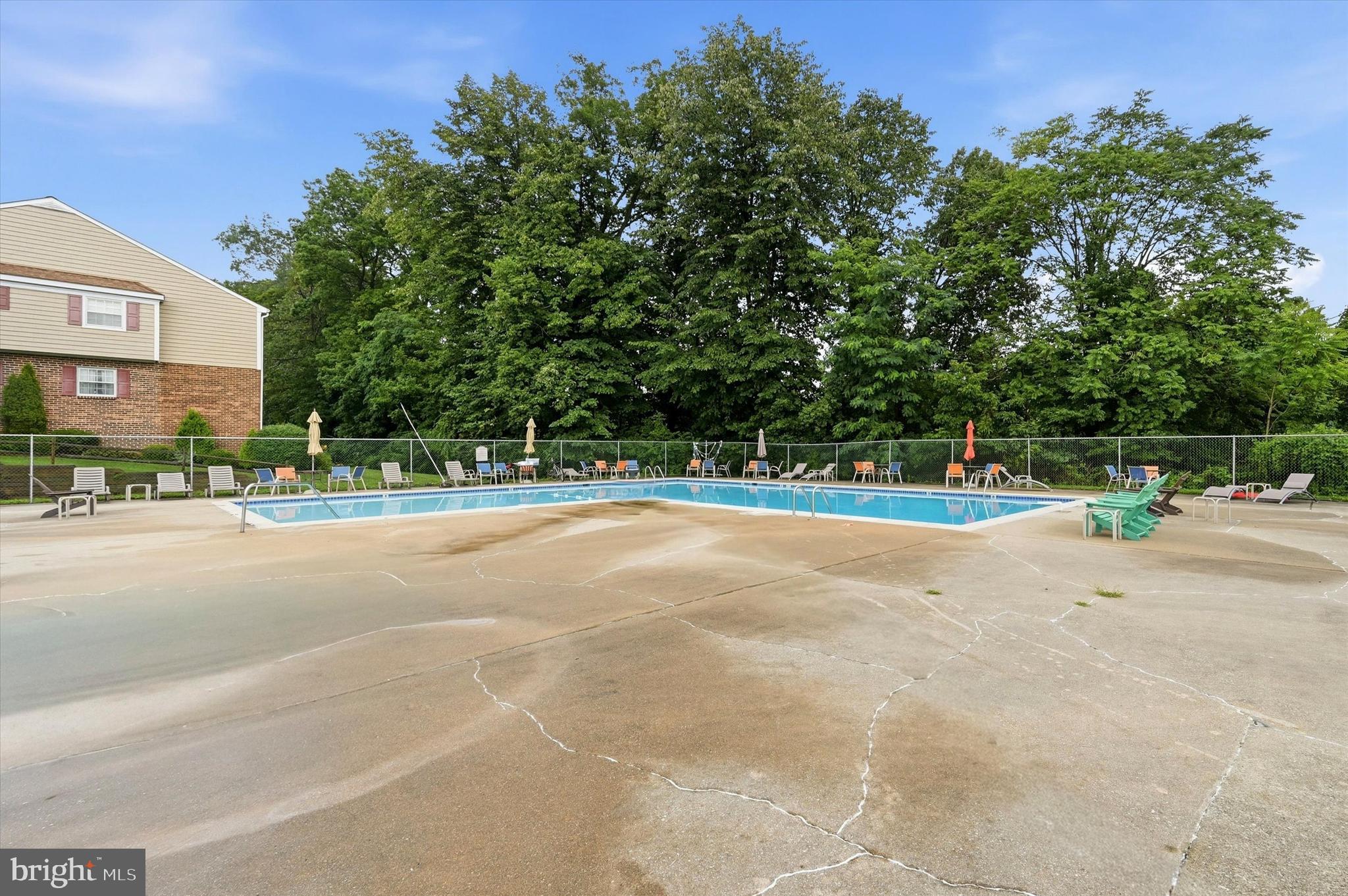 WESTON VILLAGE - Residential