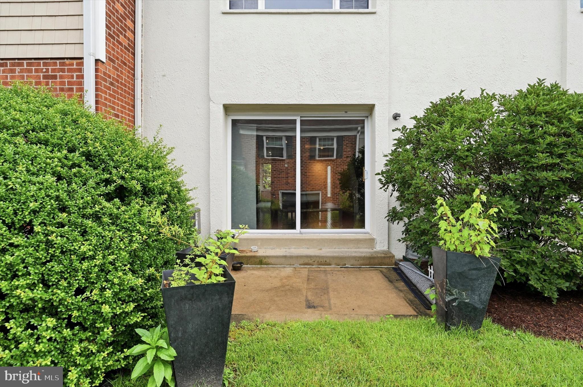 WESTON VILLAGE - Residential