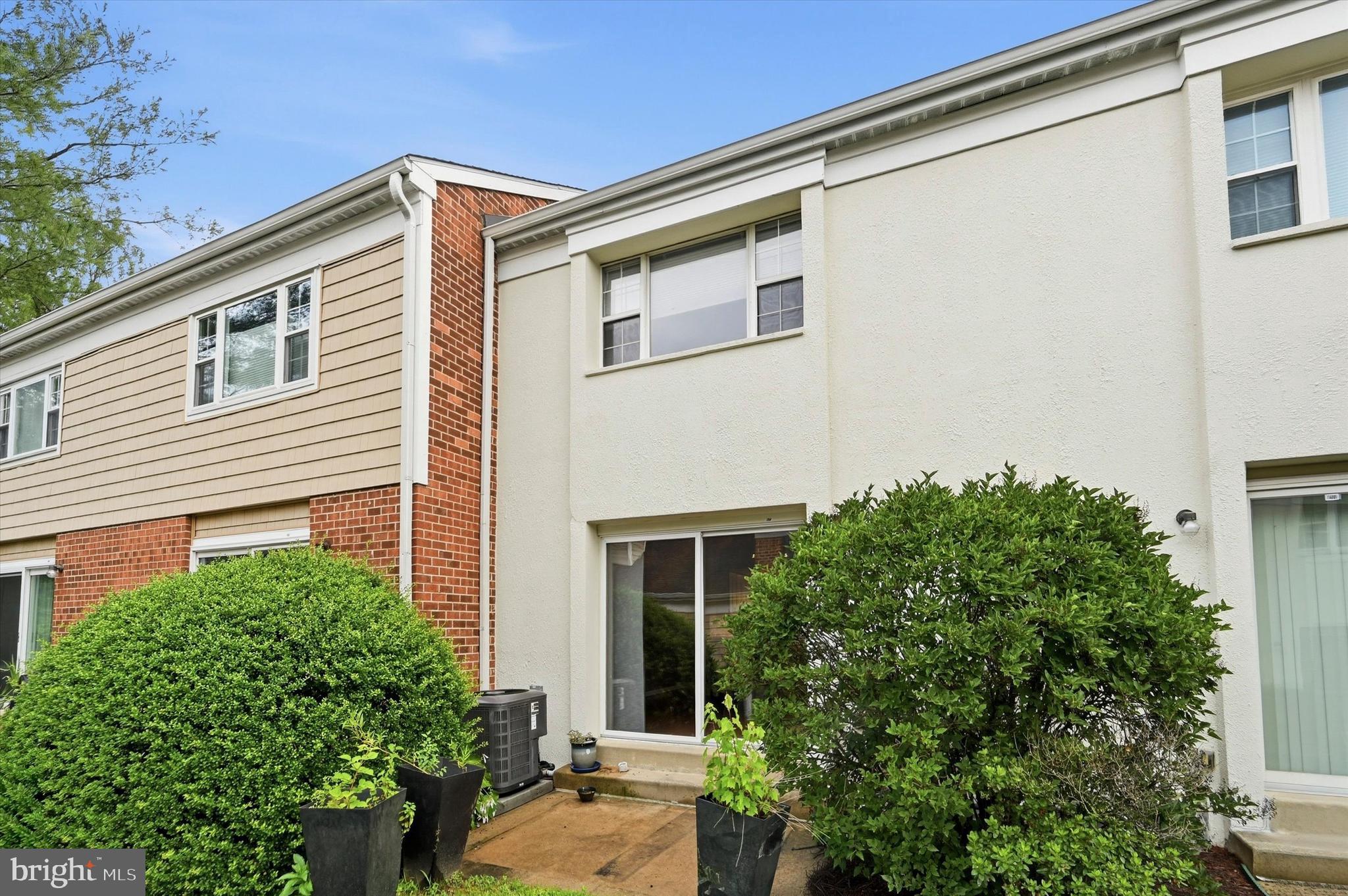 WESTON VILLAGE - Residential