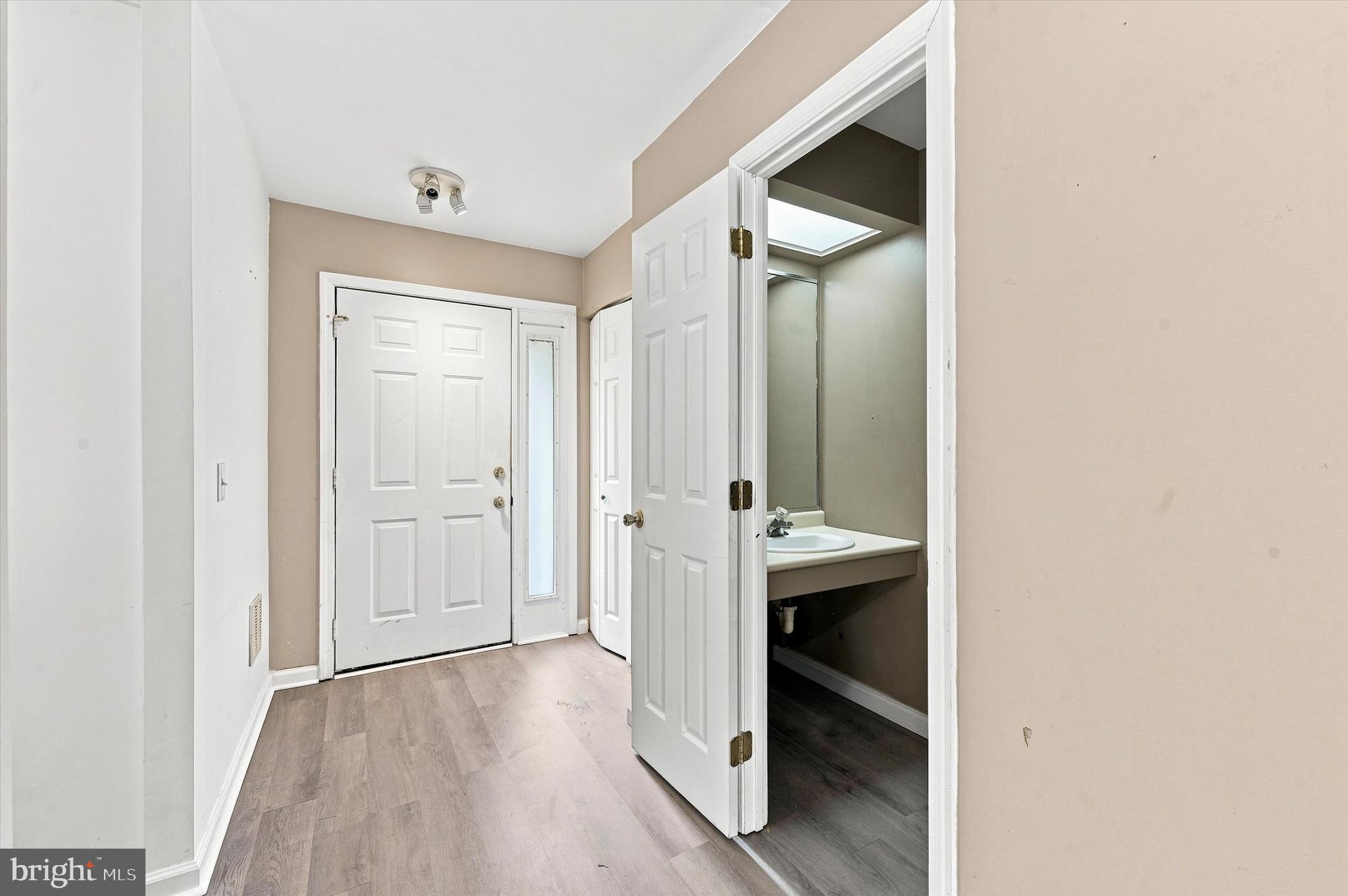 WESTON VILLAGE - Residential