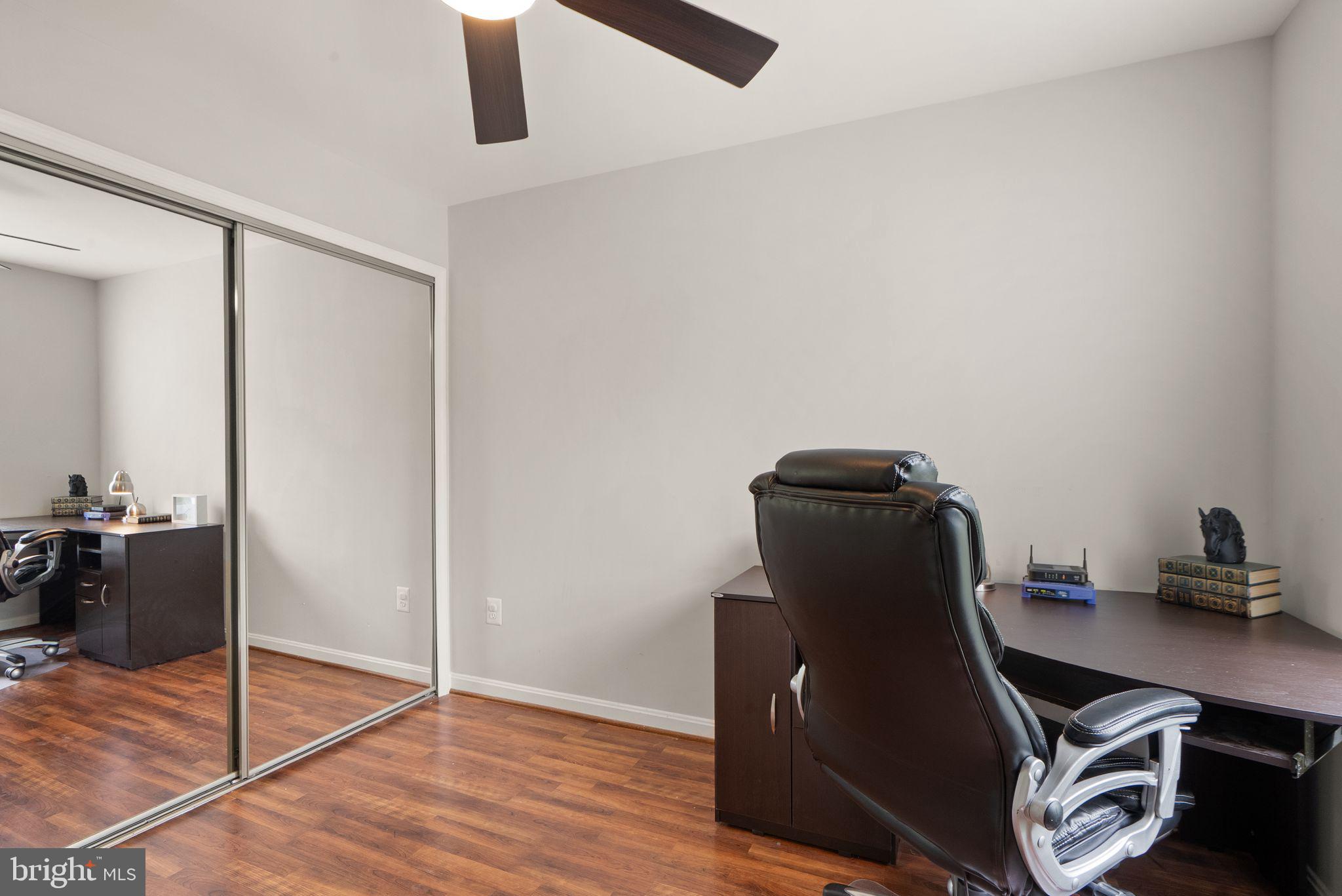 LAKESHORE CONDO - Residential