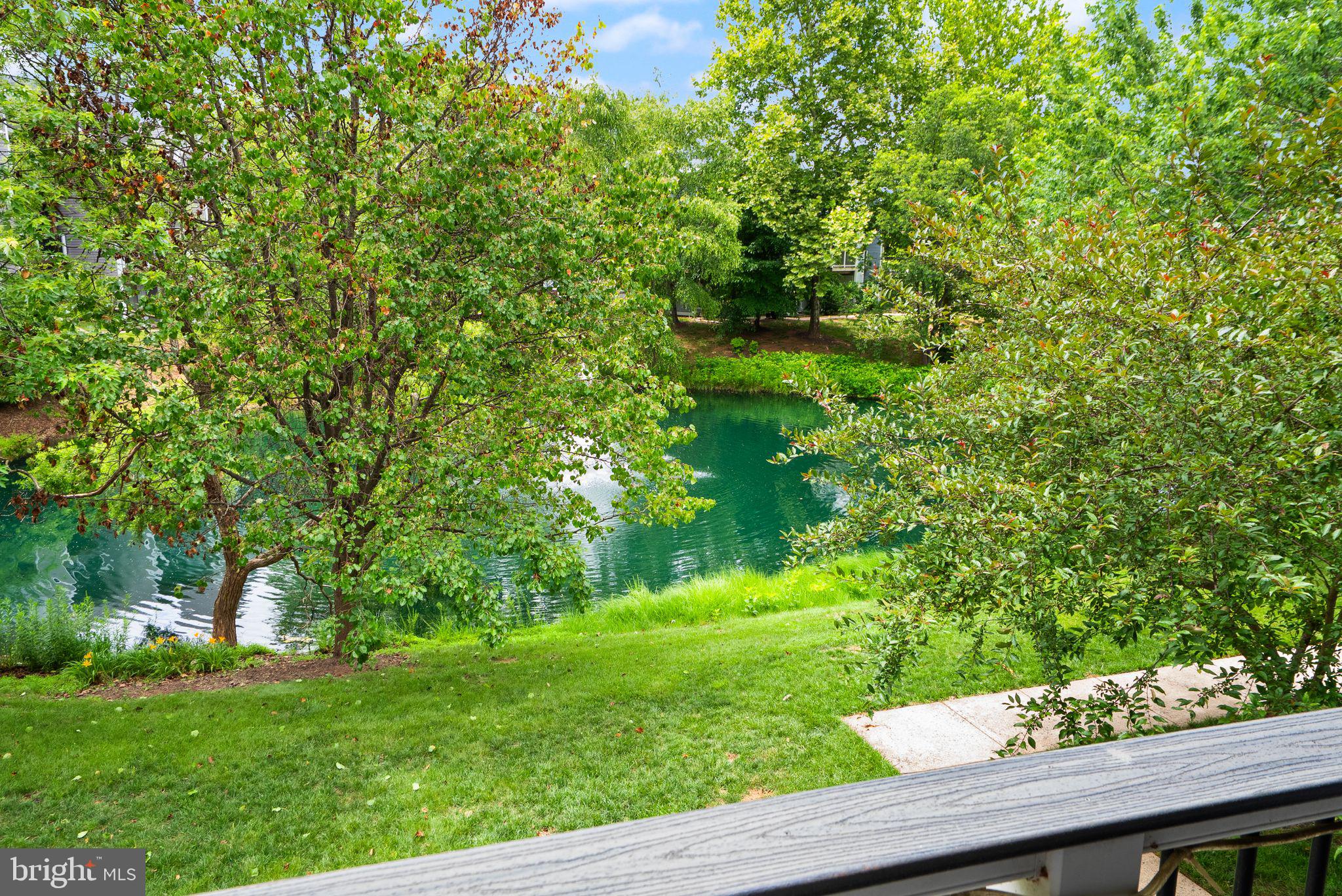 LAKESHORE CONDO - Residential
