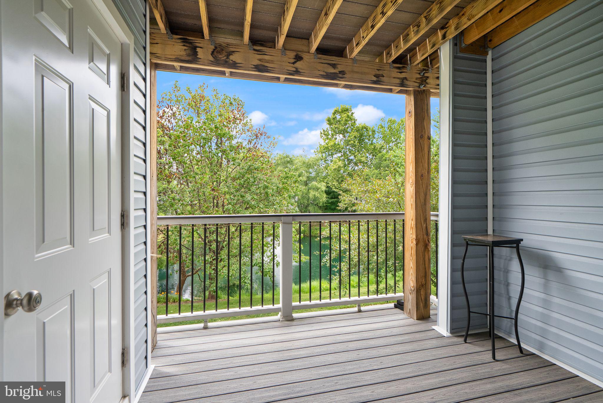LAKESHORE CONDO - Residential