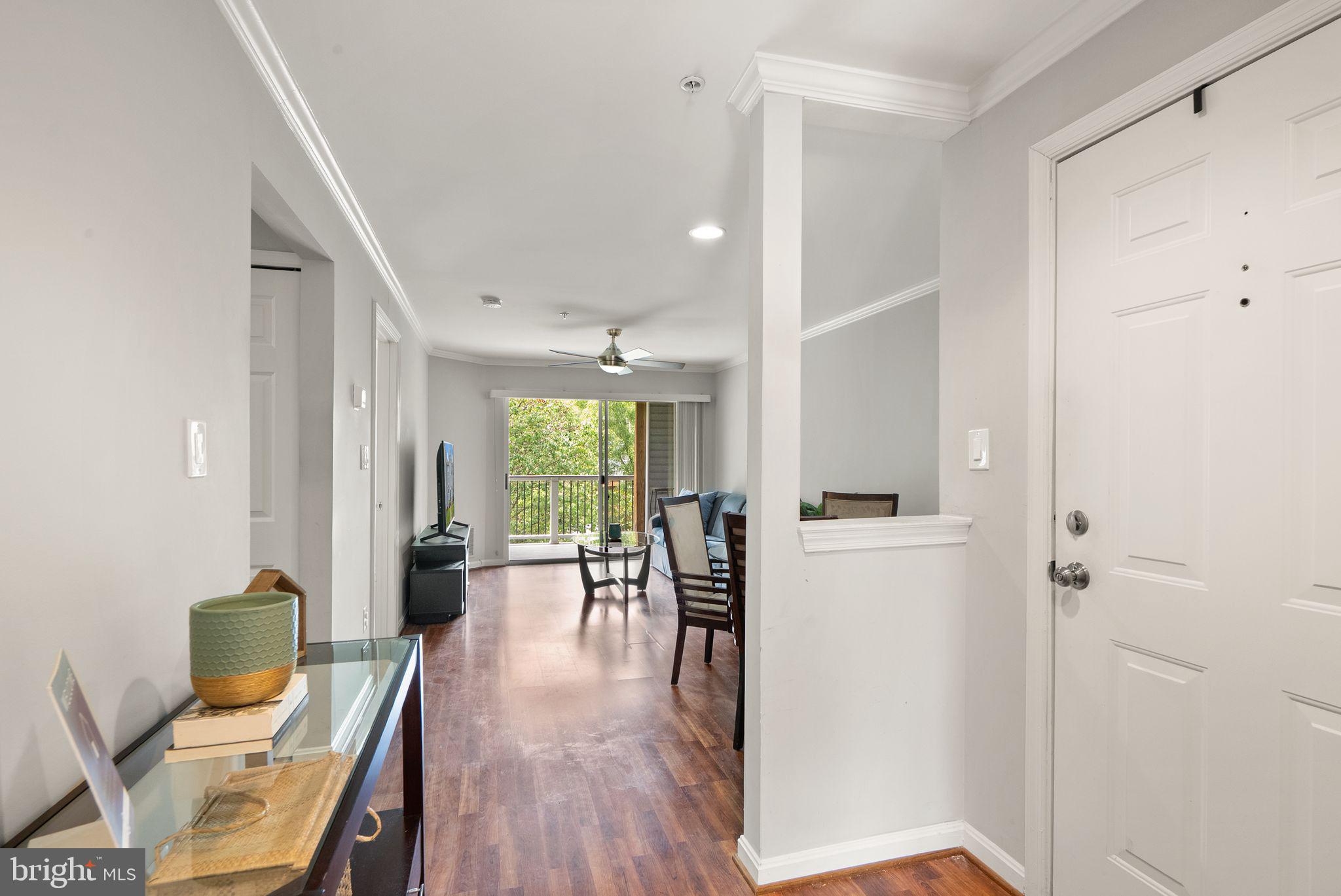LAKESHORE CONDO - Residential